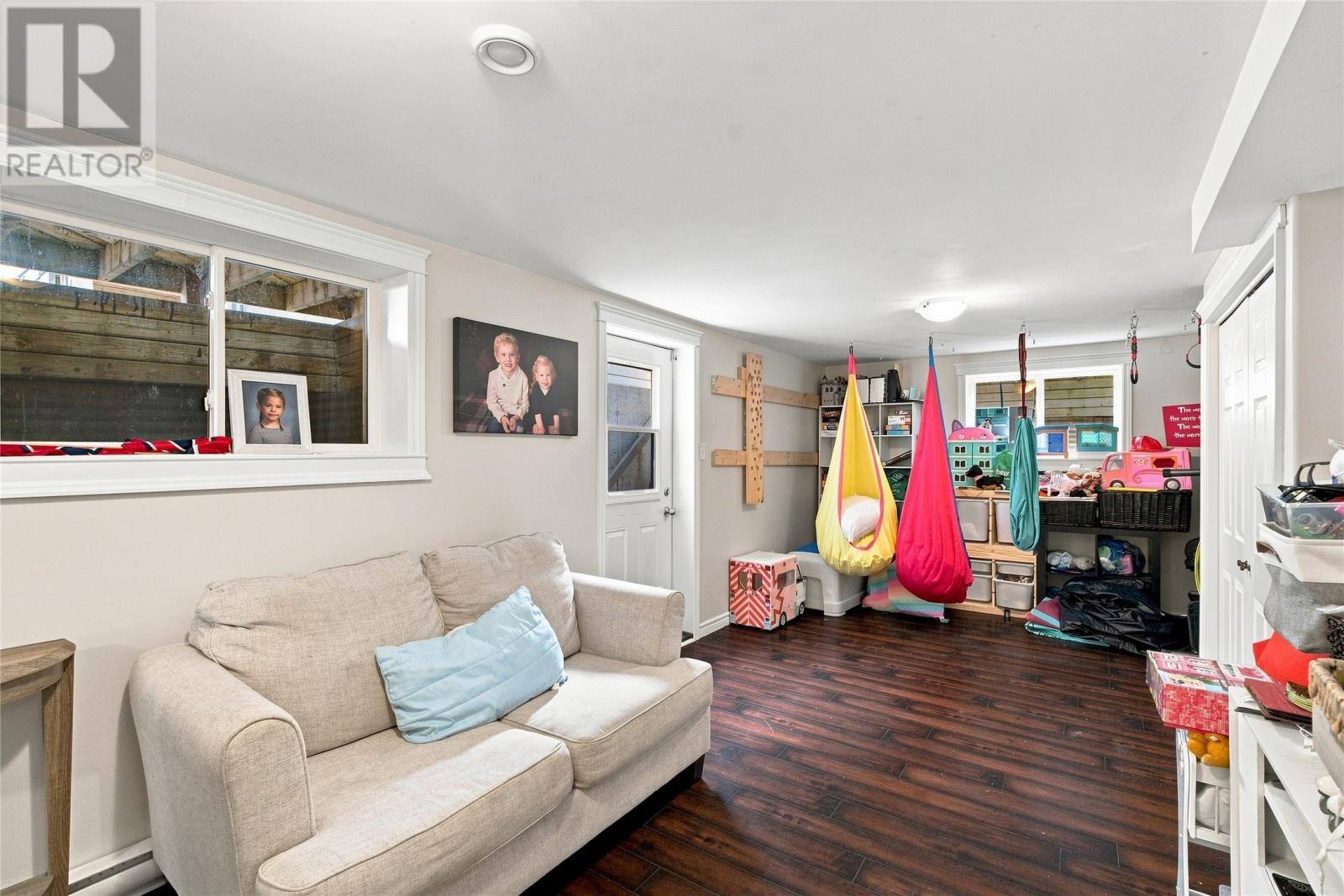 15 Camelot Crescent, photo 25 of 36