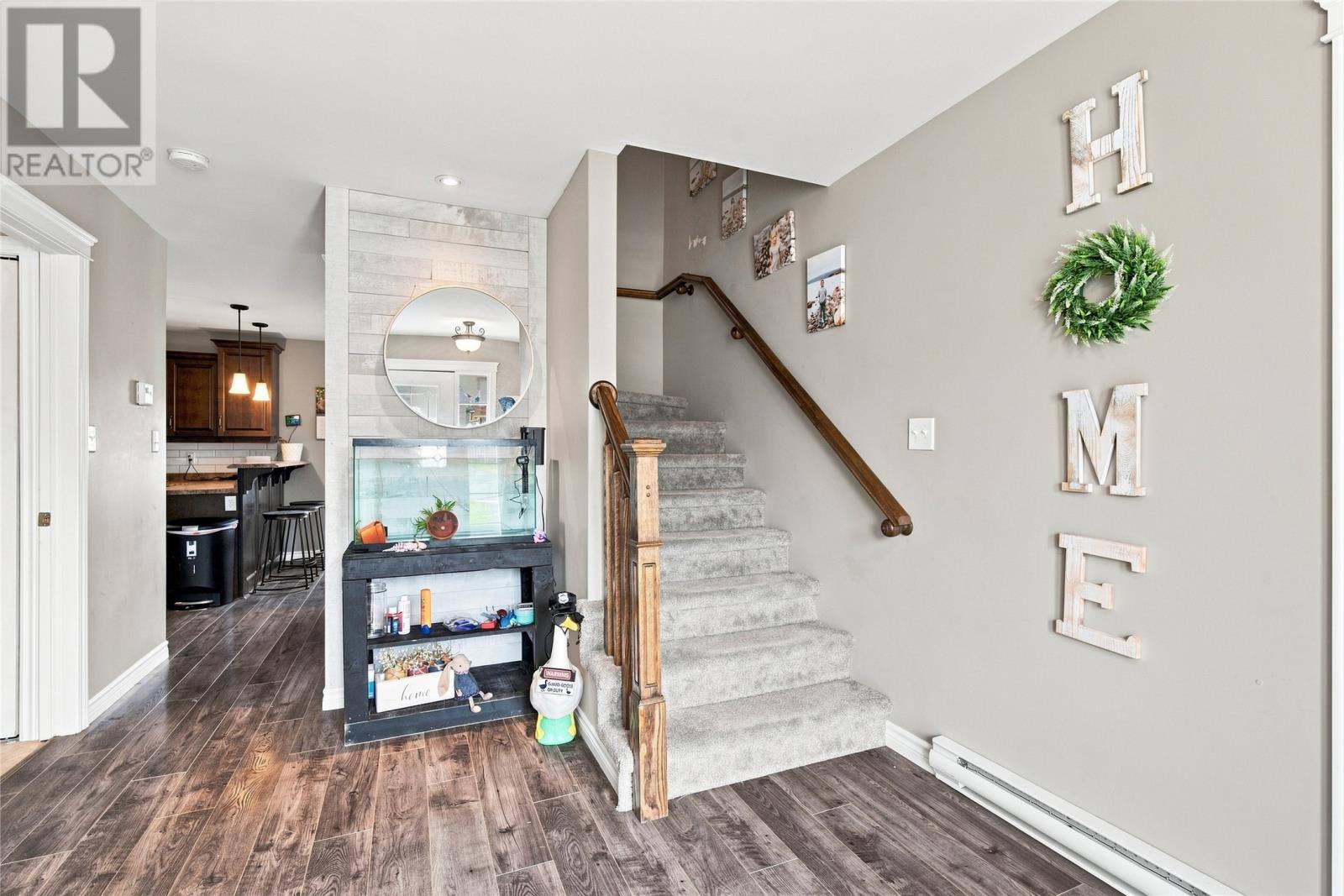 15 Camelot Crescent, photo 4 of 36
