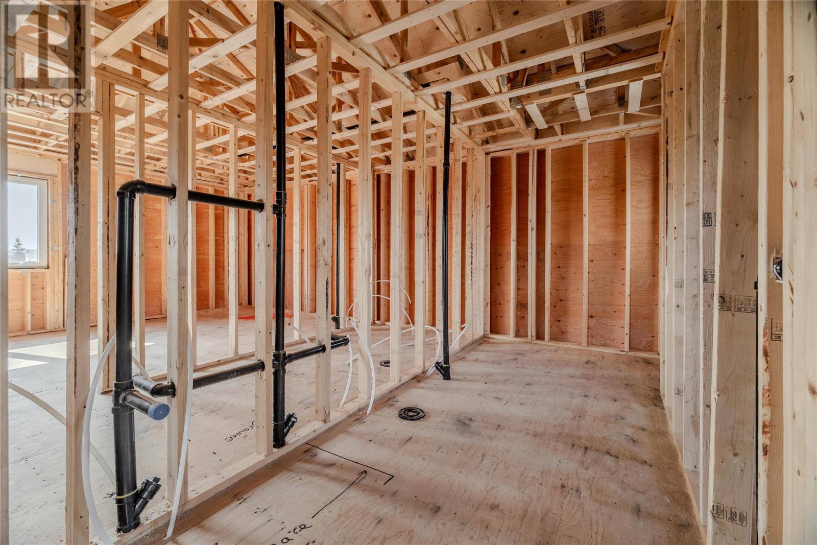 202 St Thomas Line, photo 9 of 18