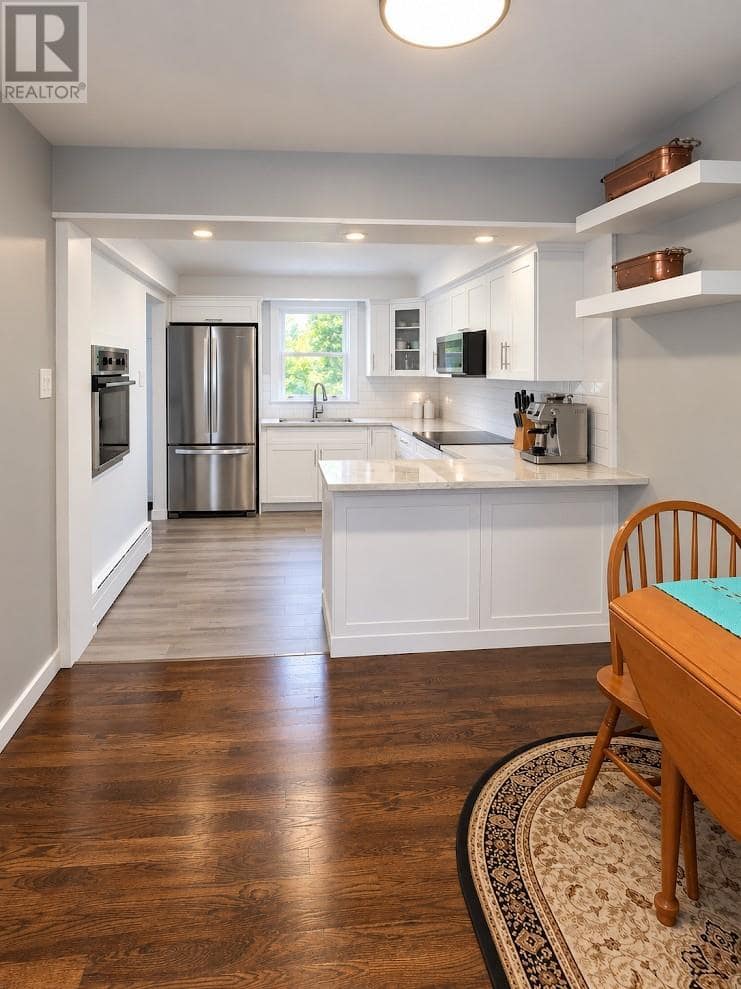 10 Roosevelt Avenue, photo 12 of 25