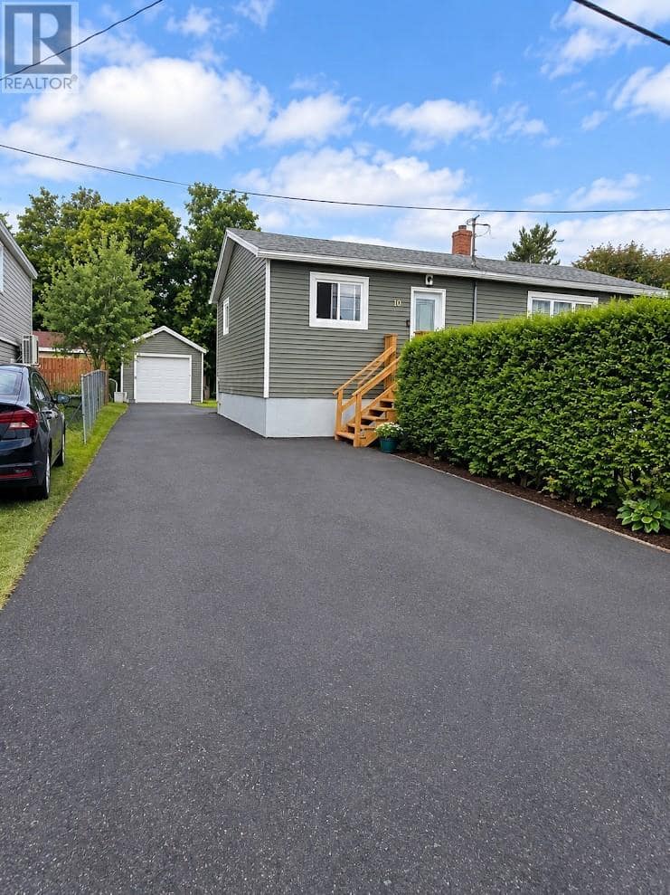 10 Roosevelt Avenue, photo 2 of 25