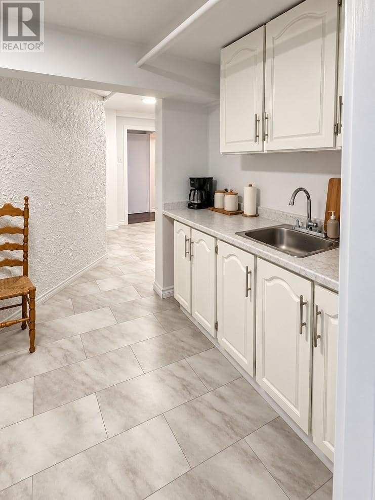 10 Roosevelt Avenue, photo 24 of 25