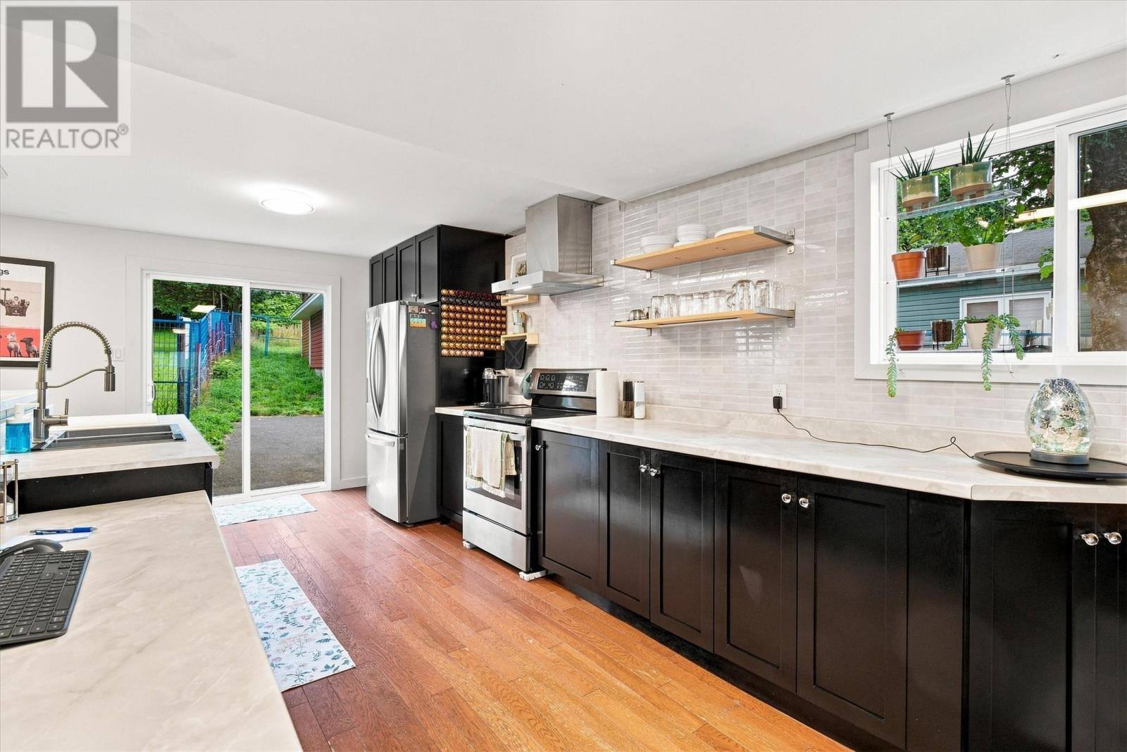 624 Empire Avenue, photo 6 of 21