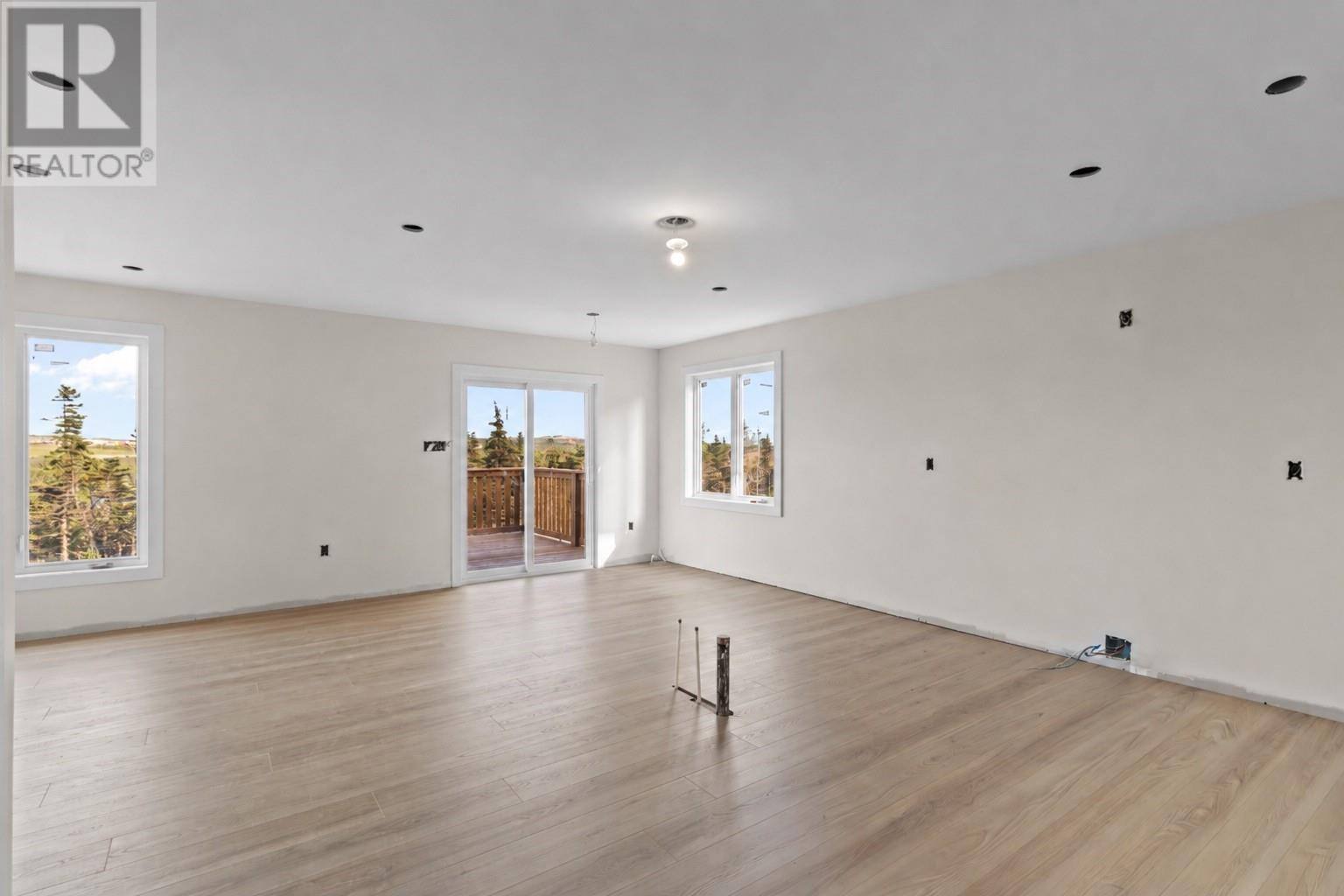 81 Trenton Drive, photo 9 of 27