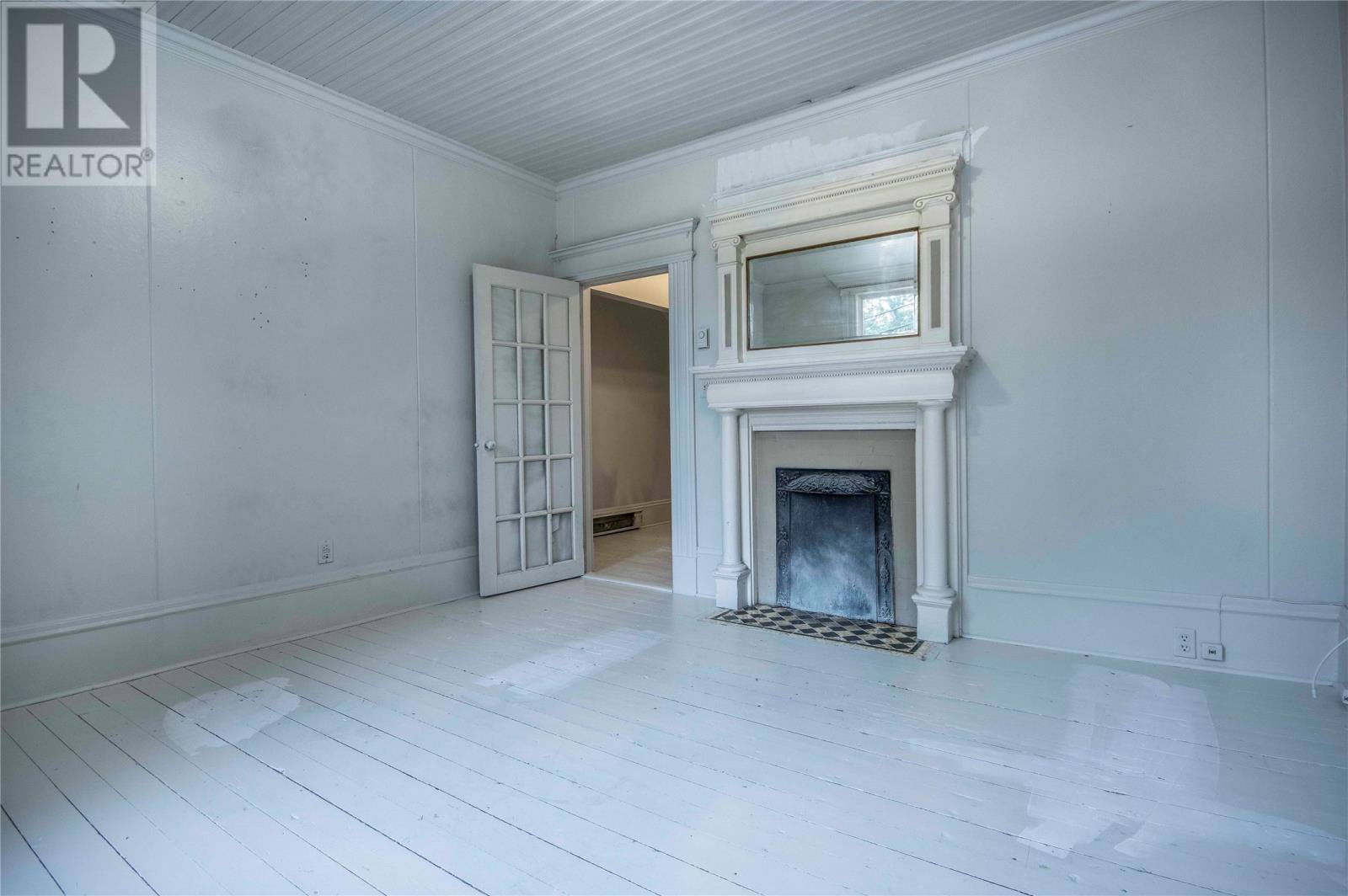 19 Golf Avenue, photo 10 of 21