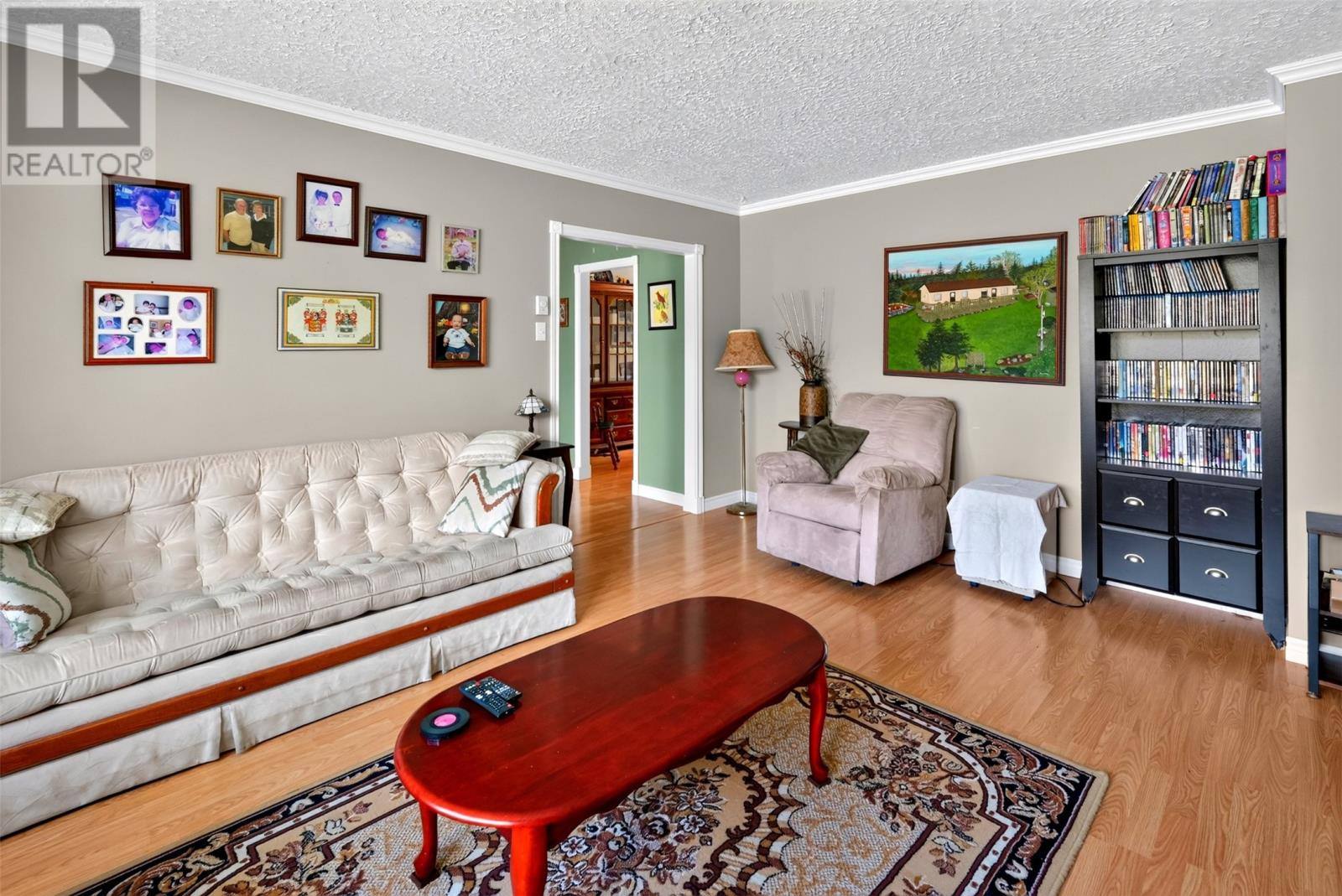 211 Canada Drive, photo 18 of 41