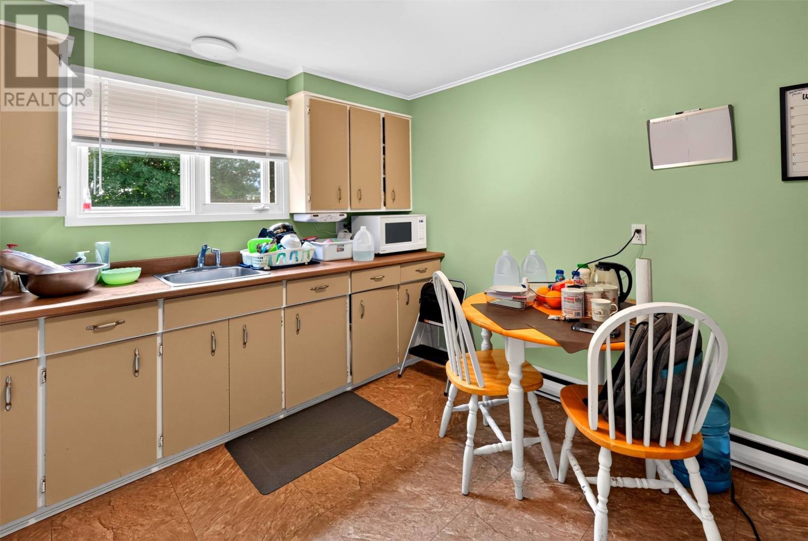 211 Canada Drive, photo 33 of 41