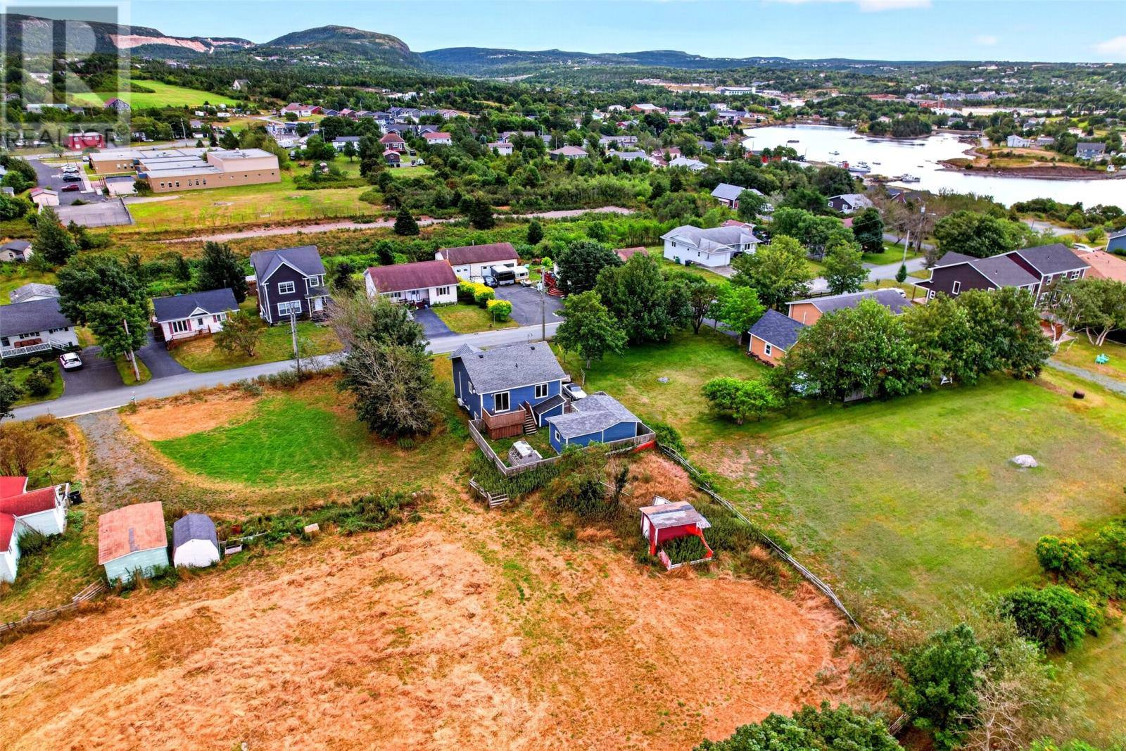 12 Baird Lane, photo 8 of 40