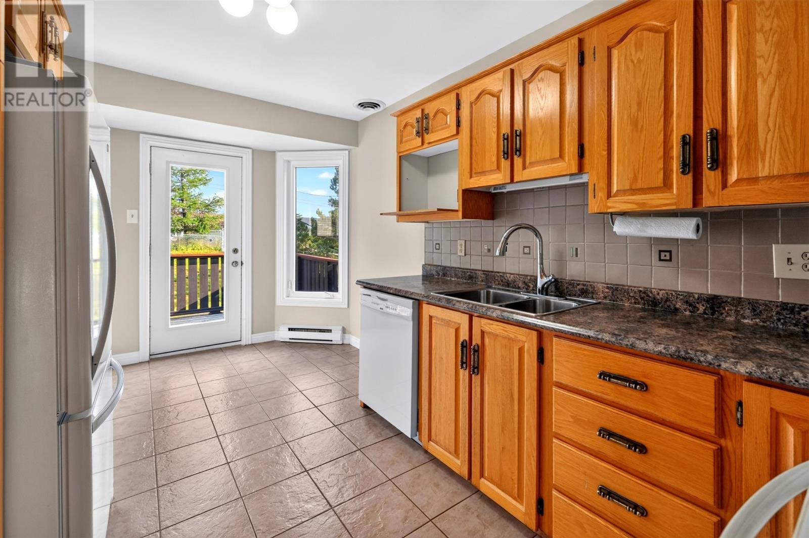 81 Paddy Dobbin Drive, photo 13 of 39