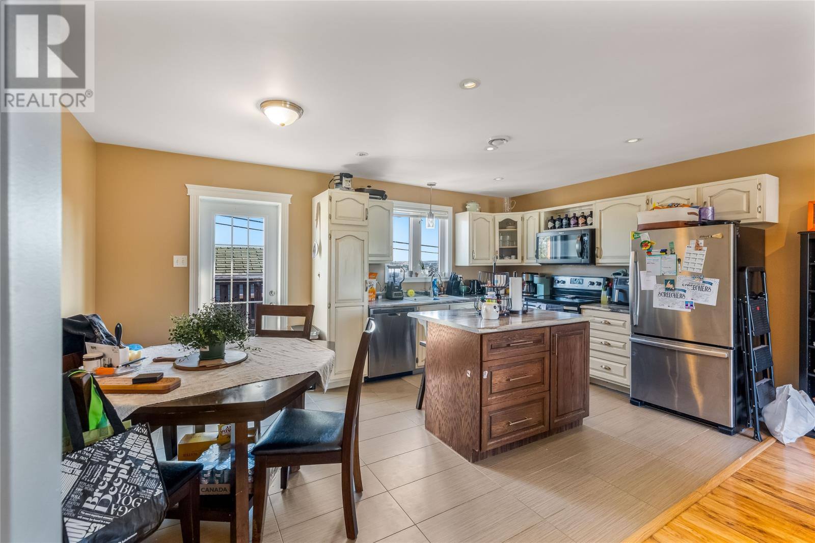 100 Canterbury Drive, photo 12 of 35