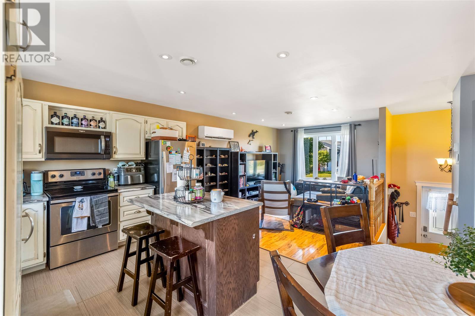 100 Canterbury Drive, photo 14 of 35