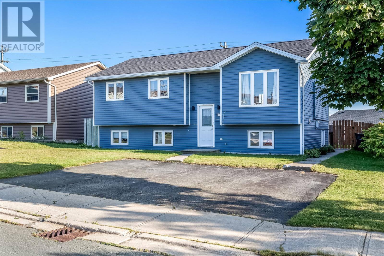 100 Canterbury Drive, photo 2 of 35