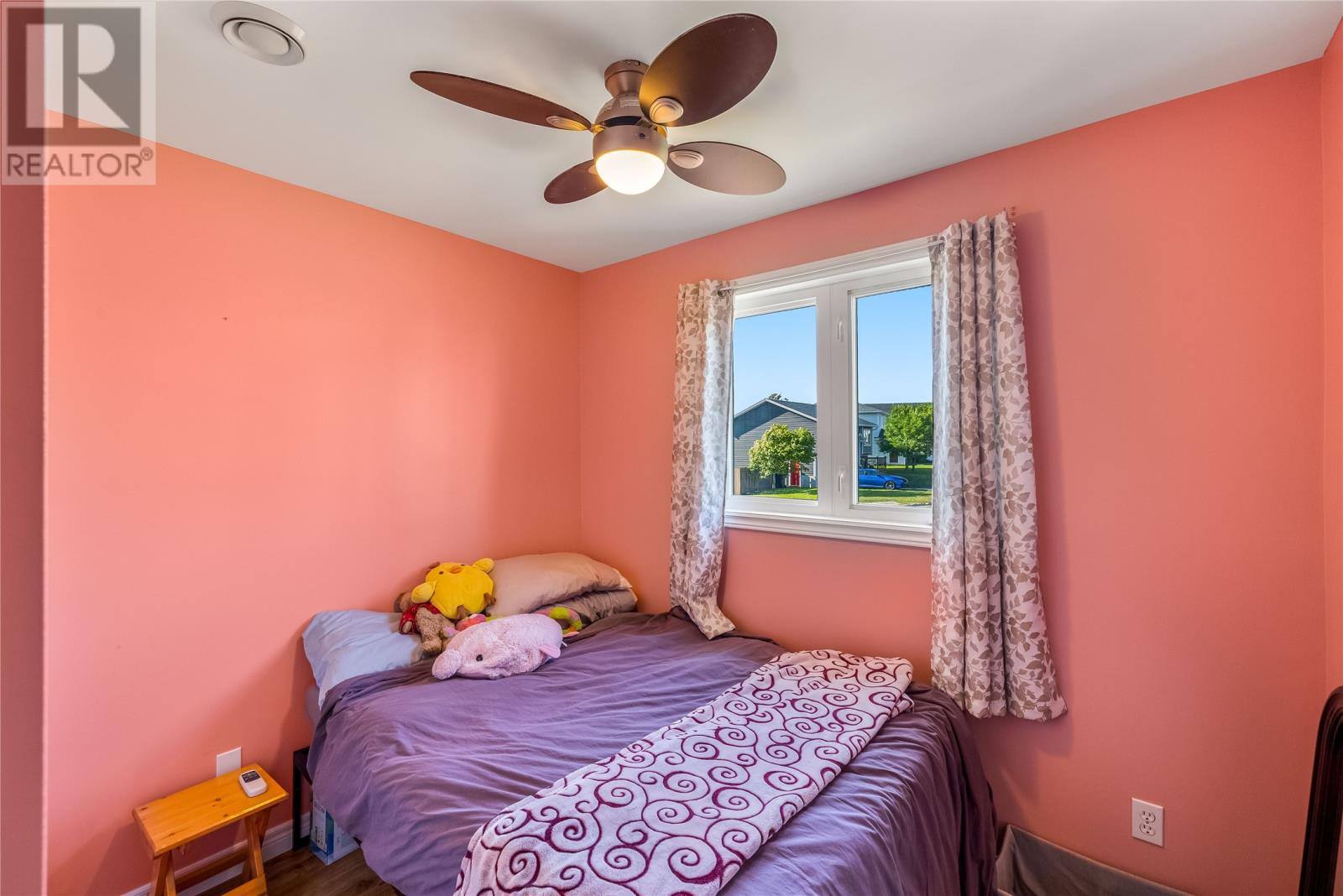 100 Canterbury Drive, photo 21 of 35