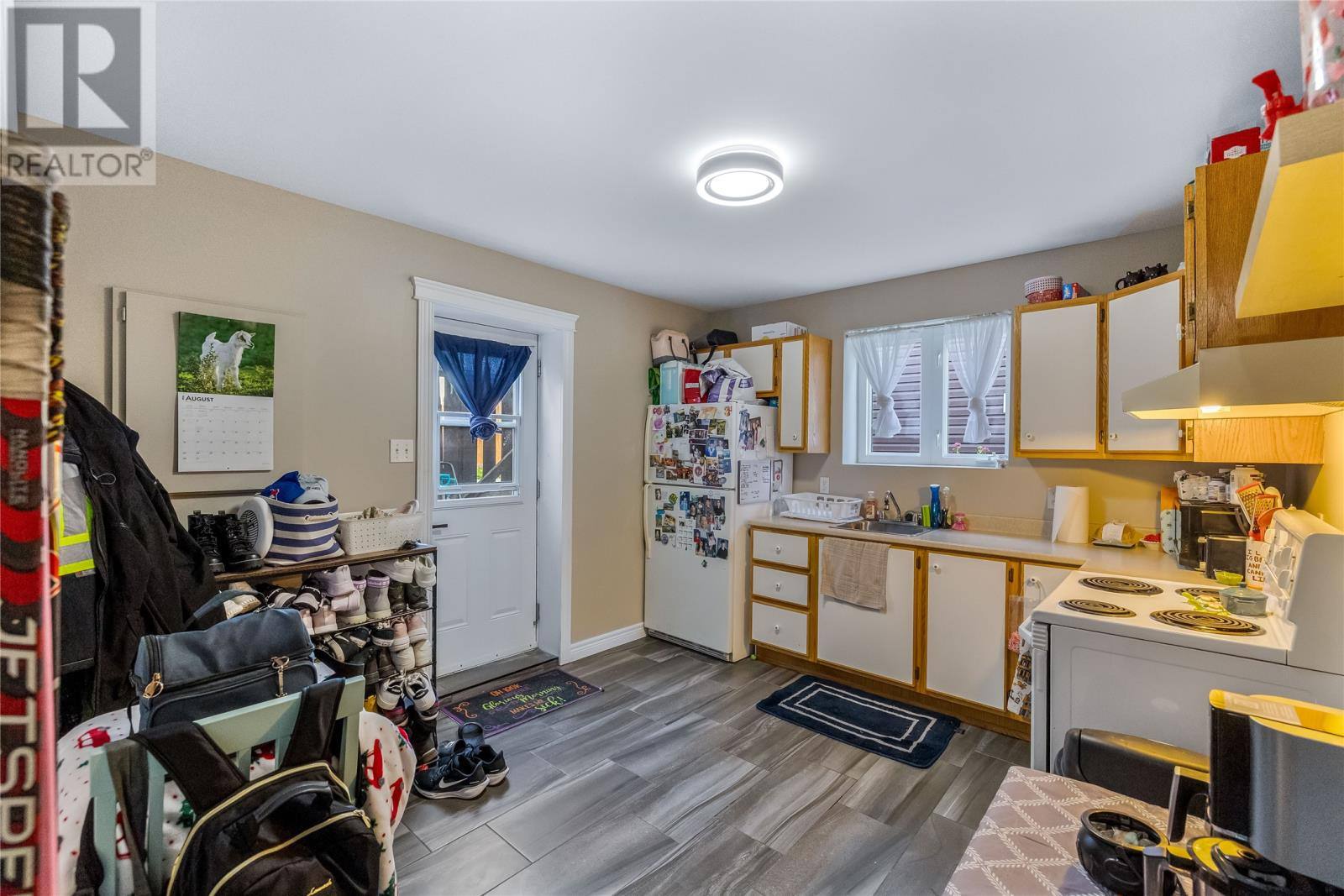 100 Canterbury Drive, photo 29 of 35