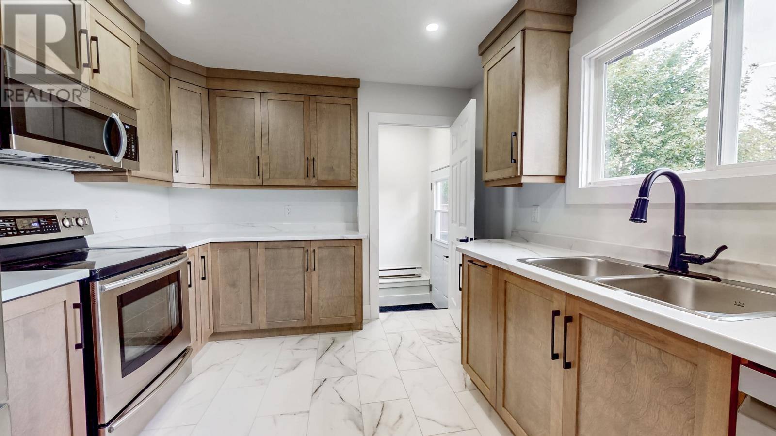 38 Blackler Avenue, photo 18 of 46