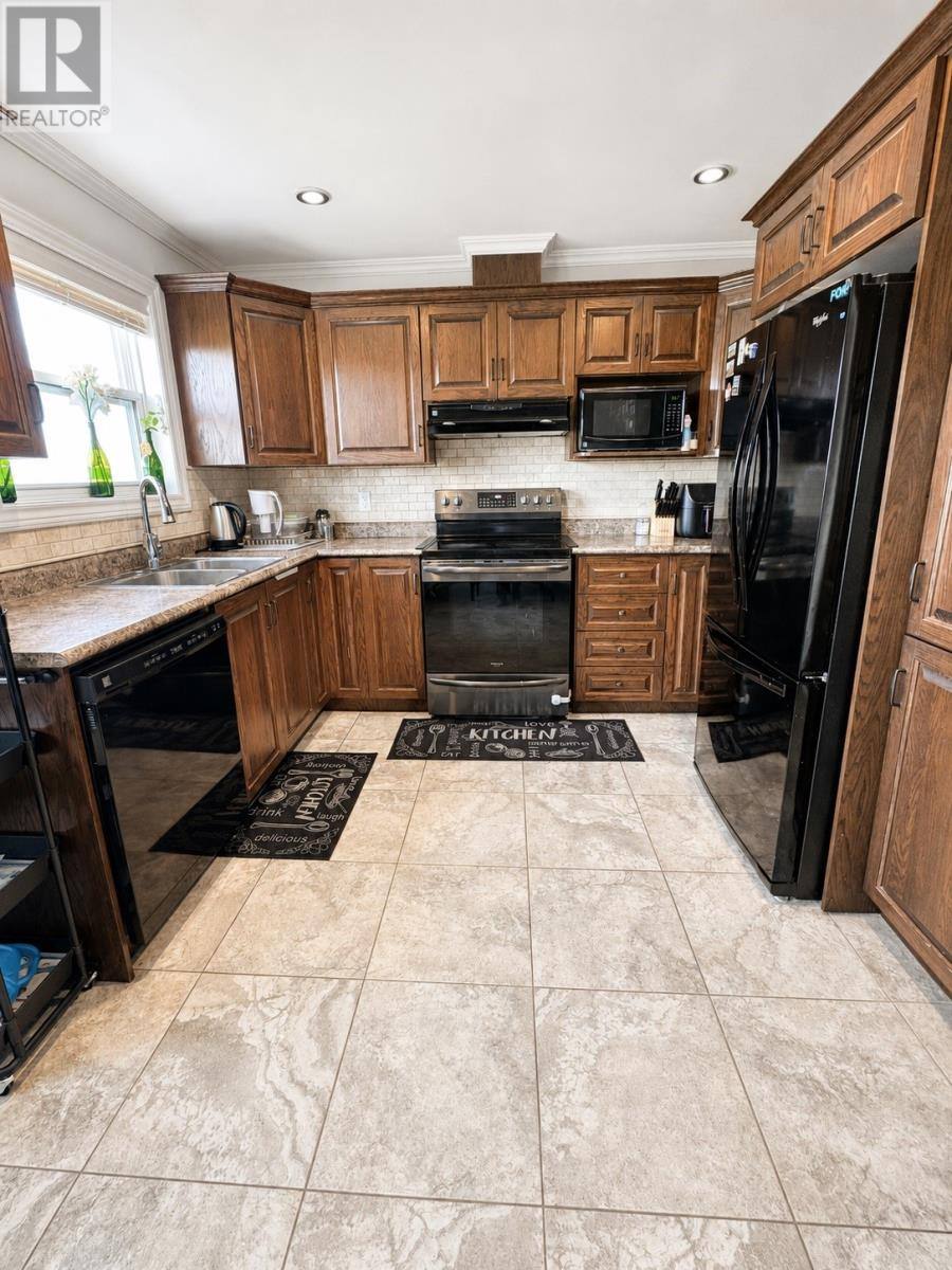 114 Ricketts Road, photo 10 of 34