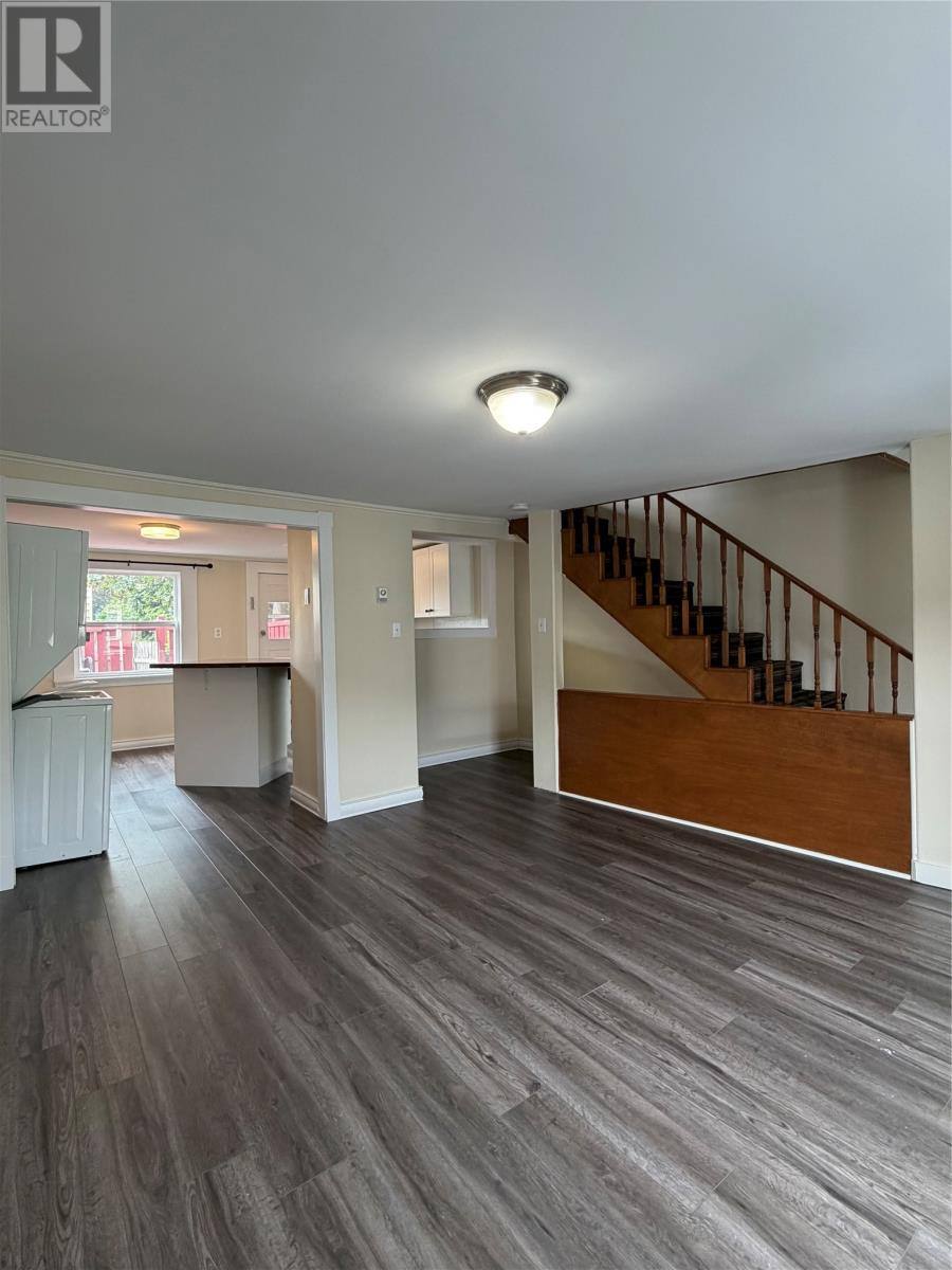 15 Colonial Street, photo 7 of 36