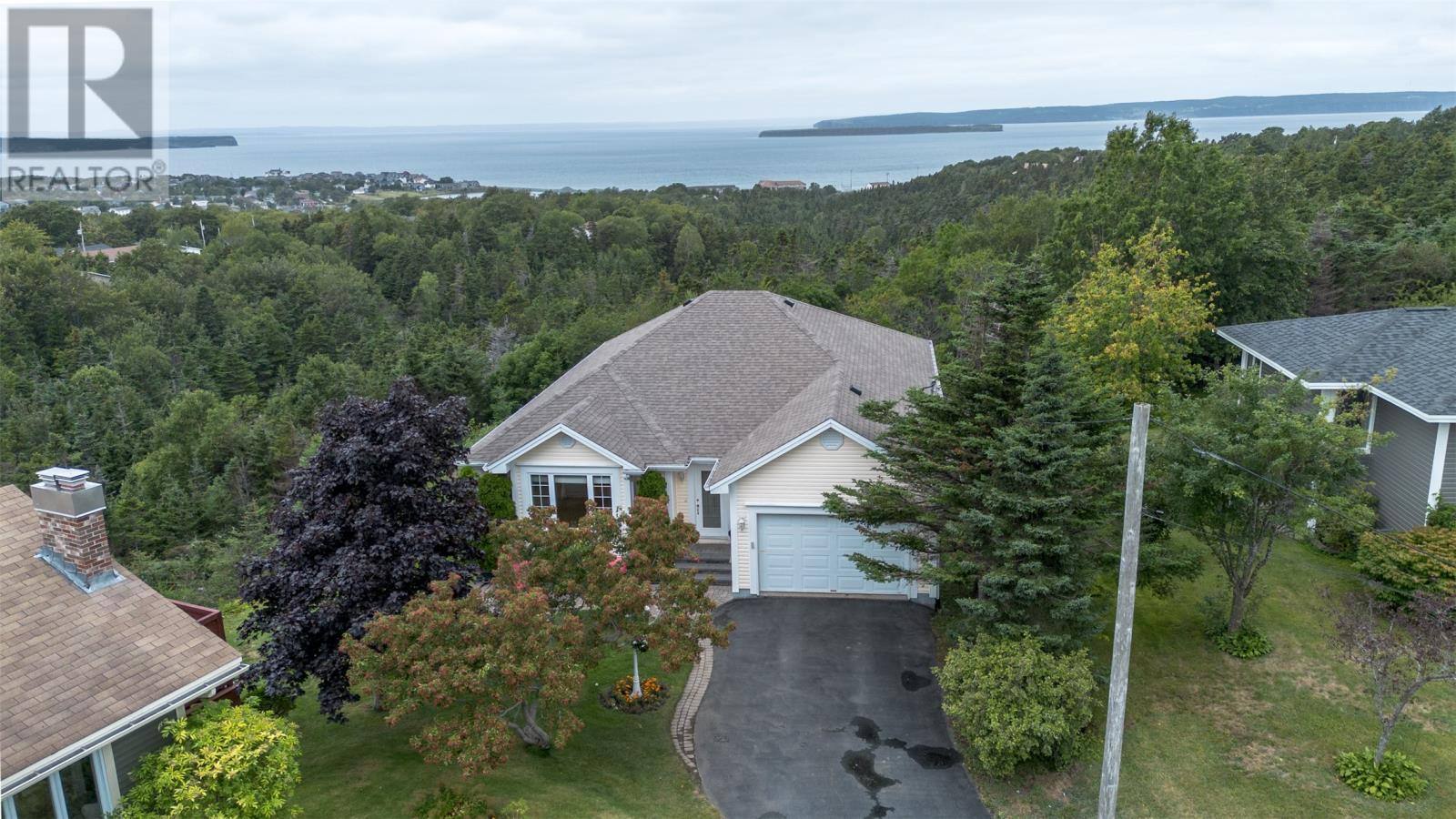 26 Spruce Hill Place, photo 2 of 38