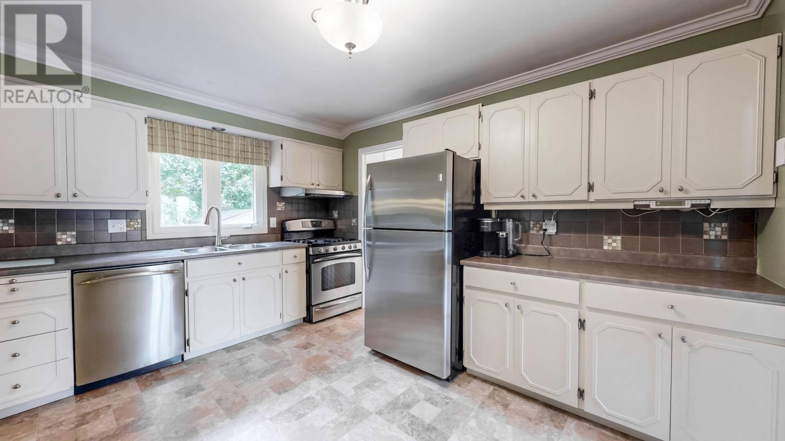 23 Cambridge Avenue, photo 15 of 46