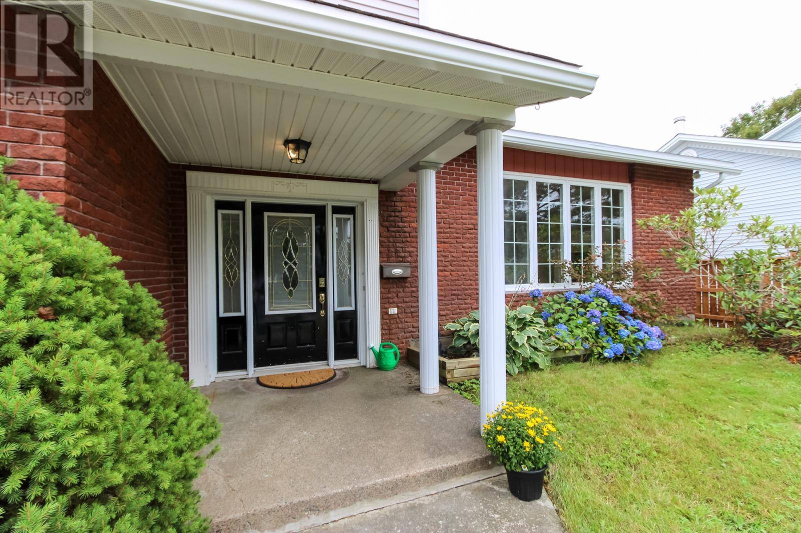 23 Cambridge Avenue, photo 3 of 46