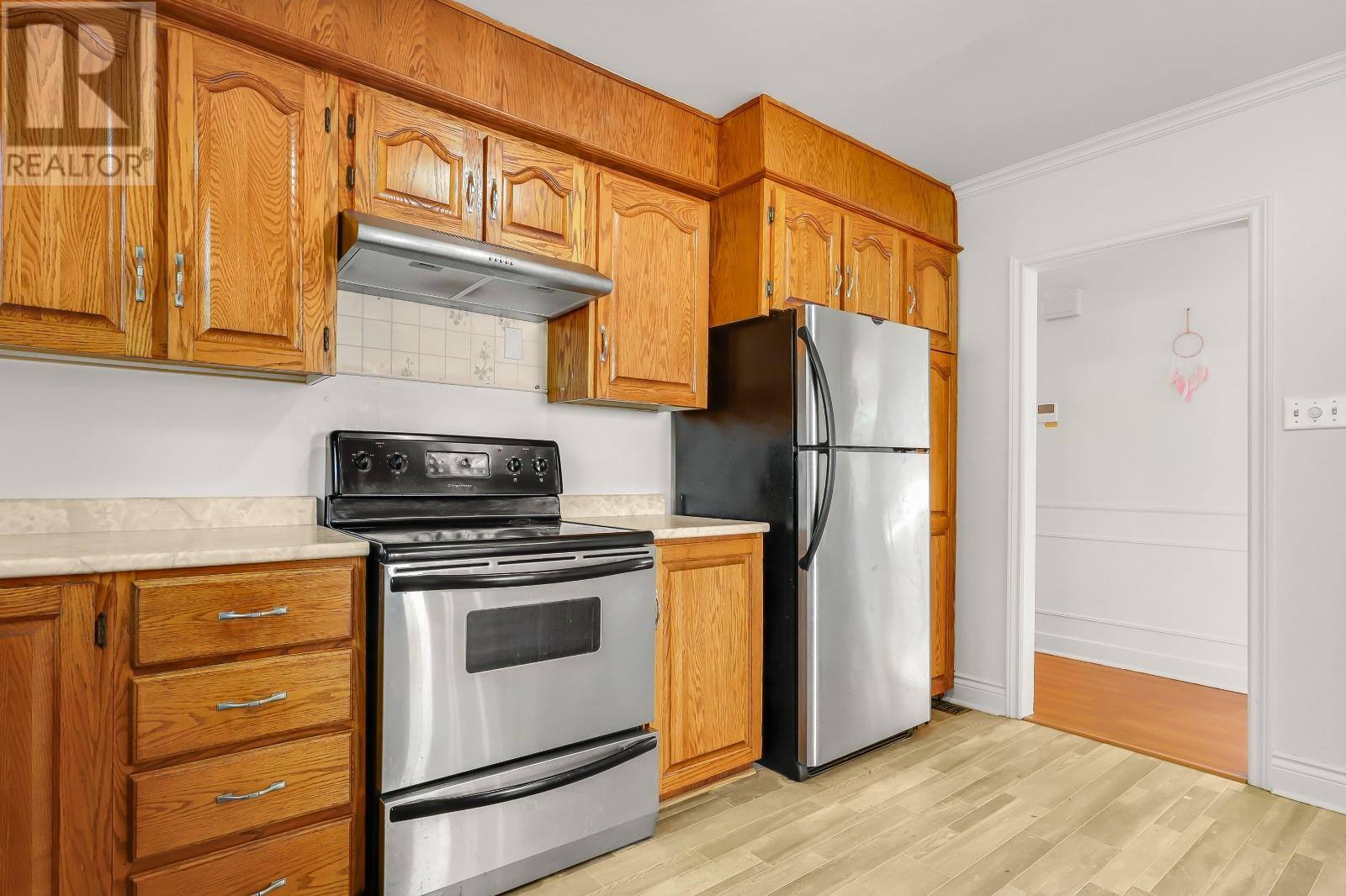 51 Fox Avenue, photo 11 of 27