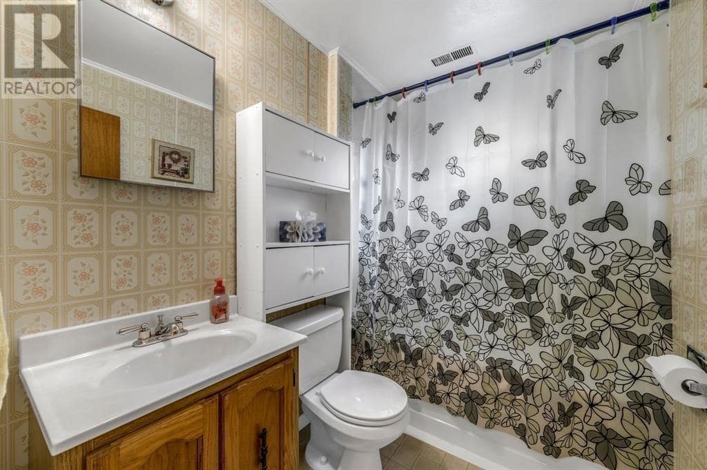 51 Fox Avenue, photo 22 of 27