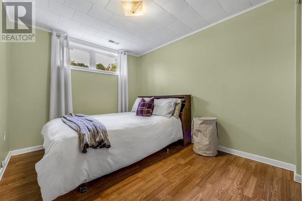 51 Fox Avenue, photo 23 of 27