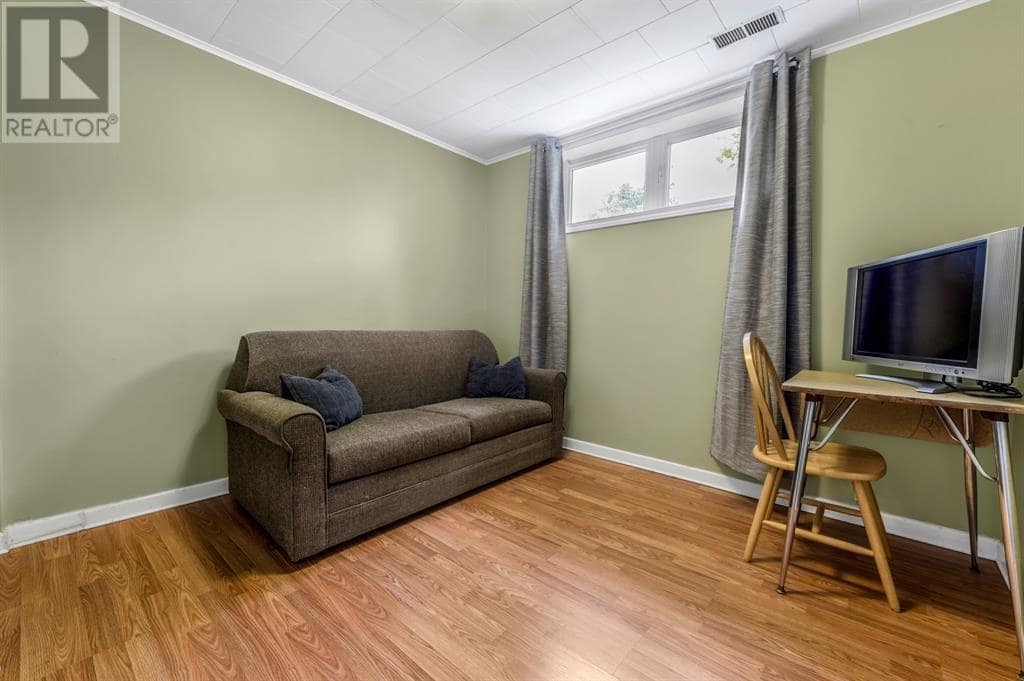 51 Fox Avenue, photo 24 of 27