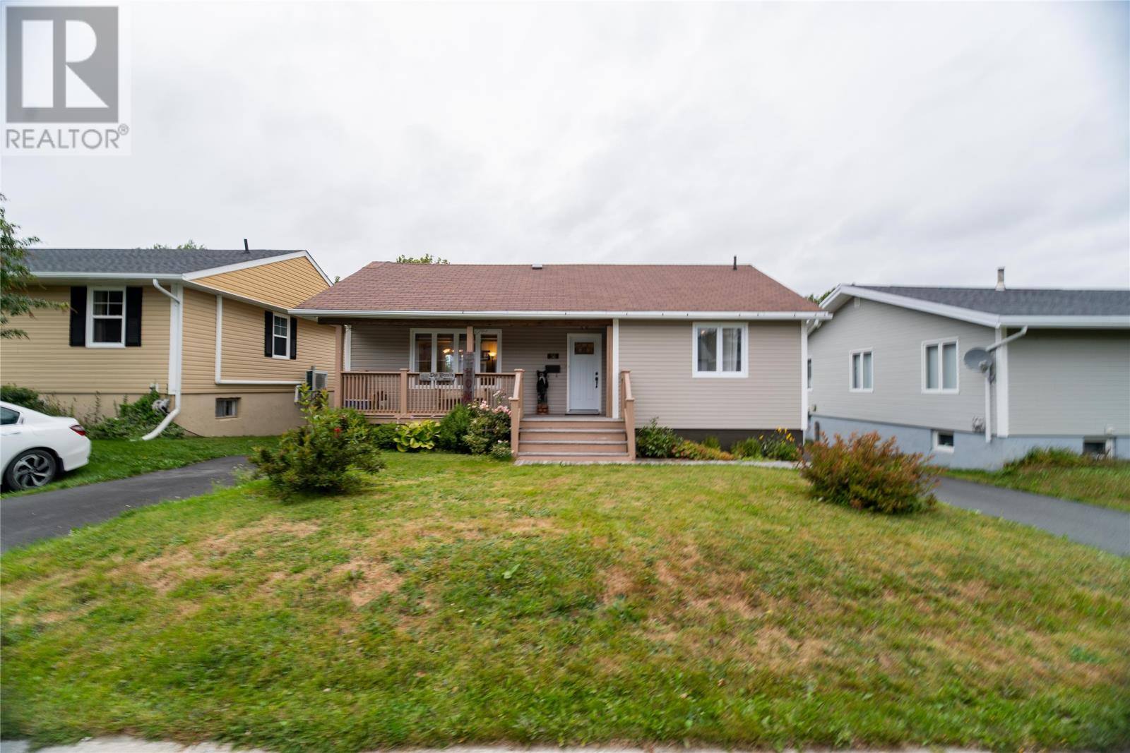 36 St Andrews Avenue, photo 1 of 28