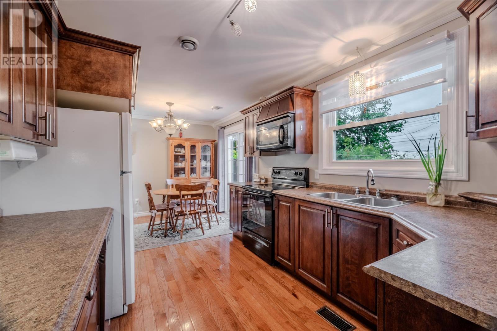 36 St Andrews Avenue, photo 11 of 28