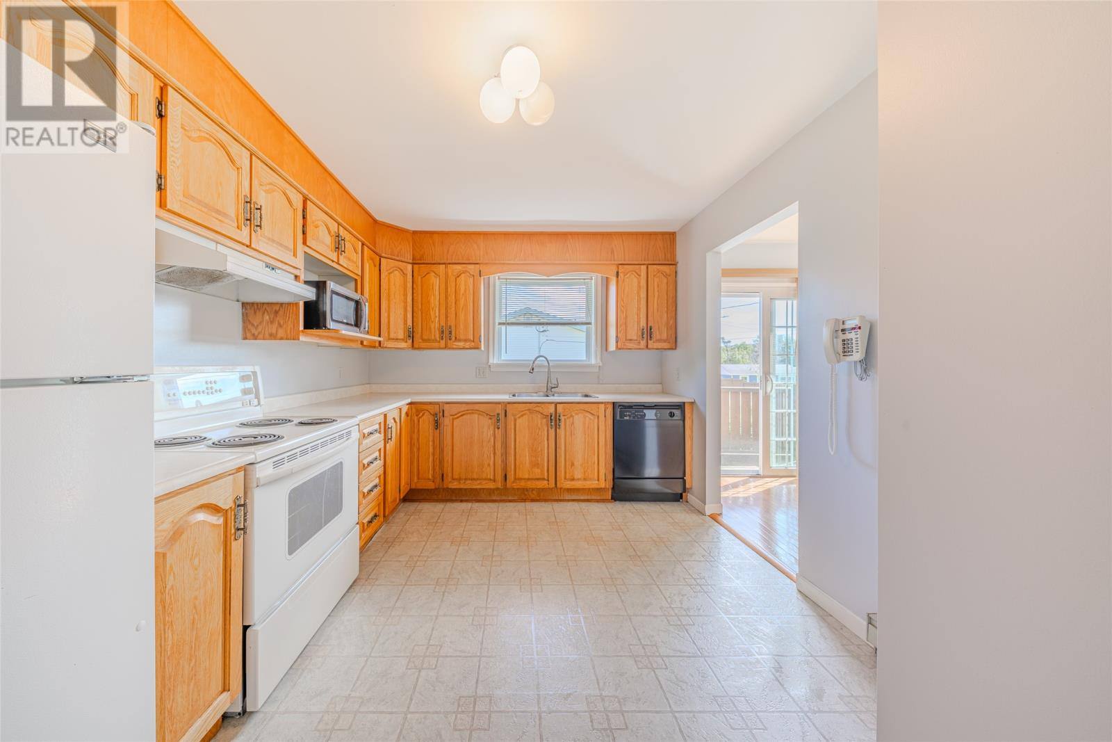 14 Beaverbrook Drive, photo 11 of 37