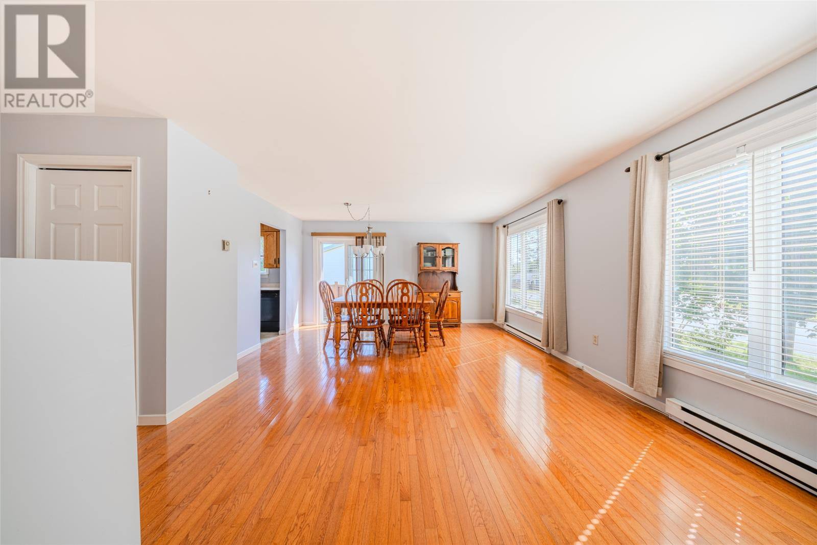 14 Beaverbrook Drive, photo 8 of 37