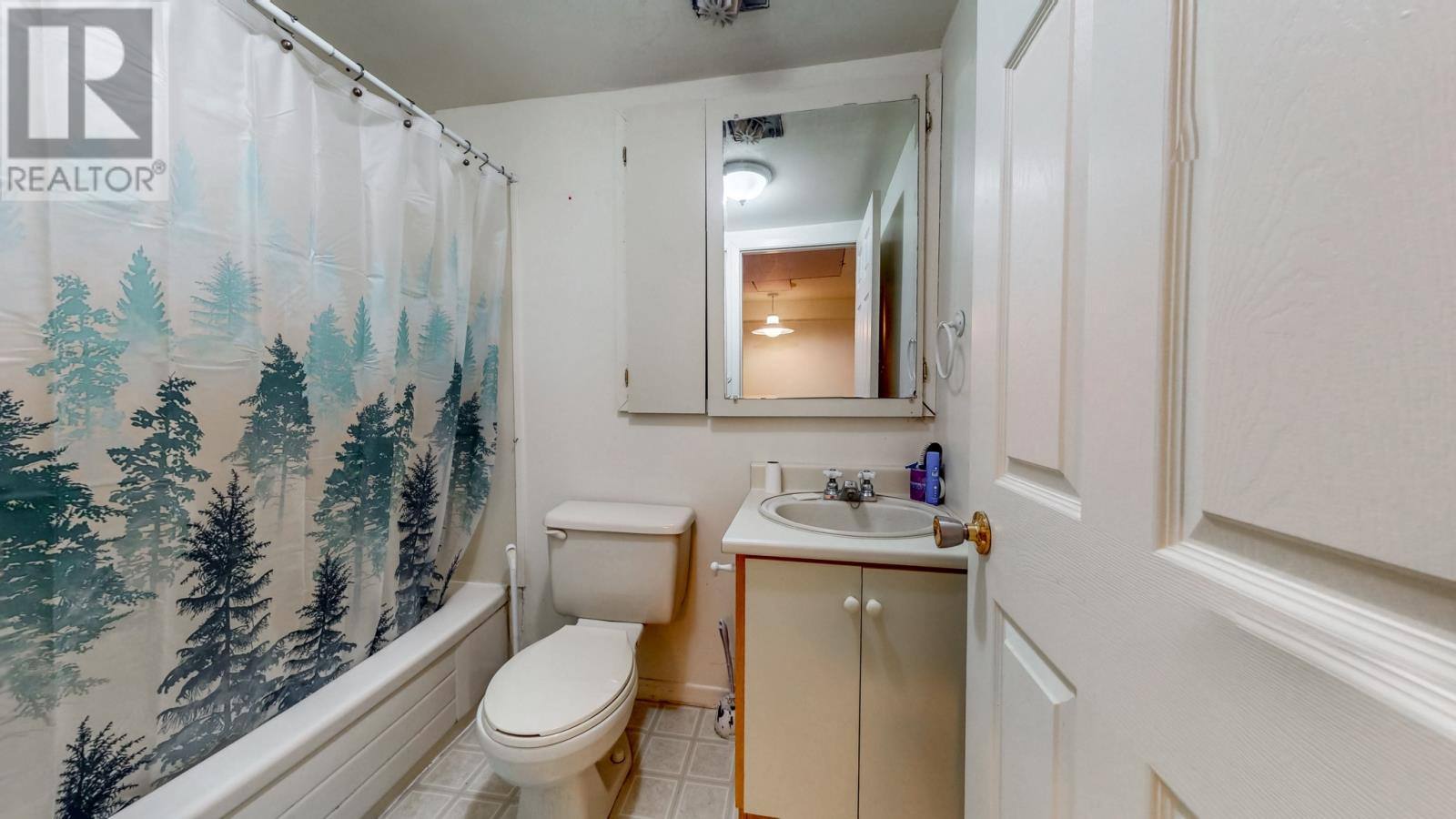 32 Halley Drive, photo 35 of 46