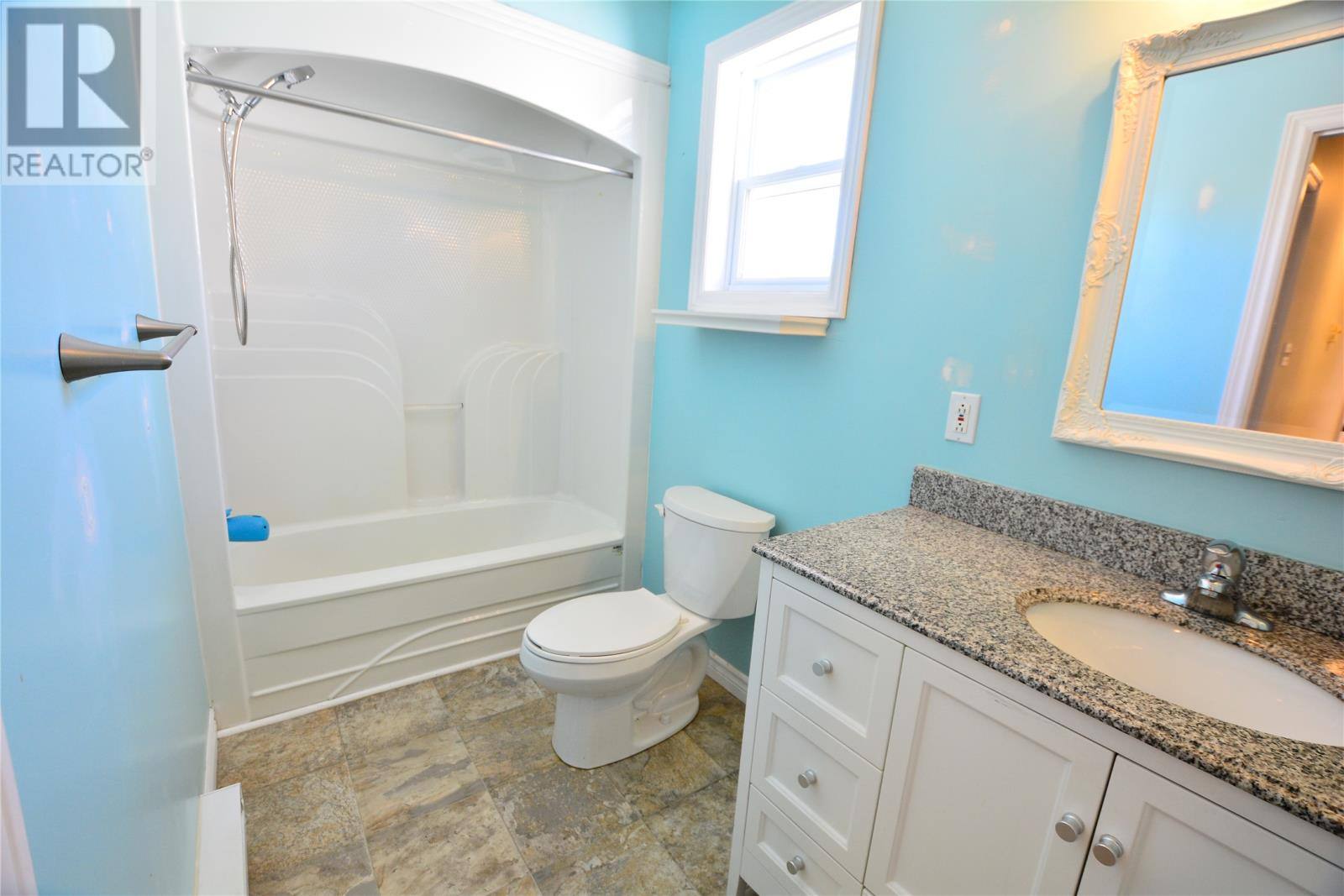 89 Carlisle Drive, photo 15 of 27