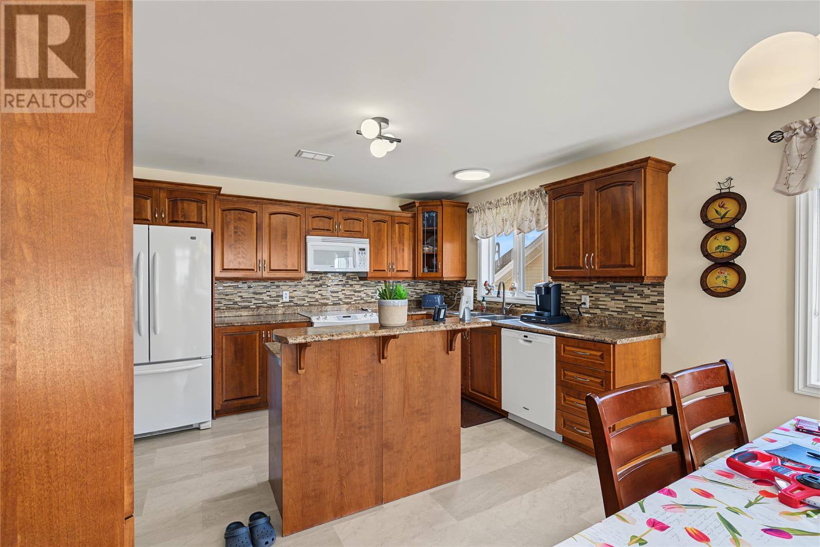 147 Monument Road, photo 18 of 50
