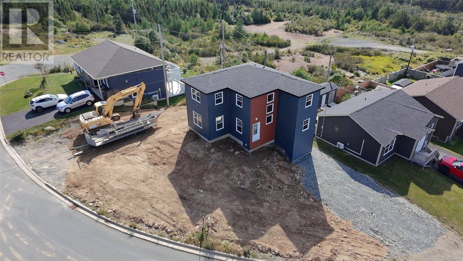 3-7 Heidi Crescent, photo 2 of 4