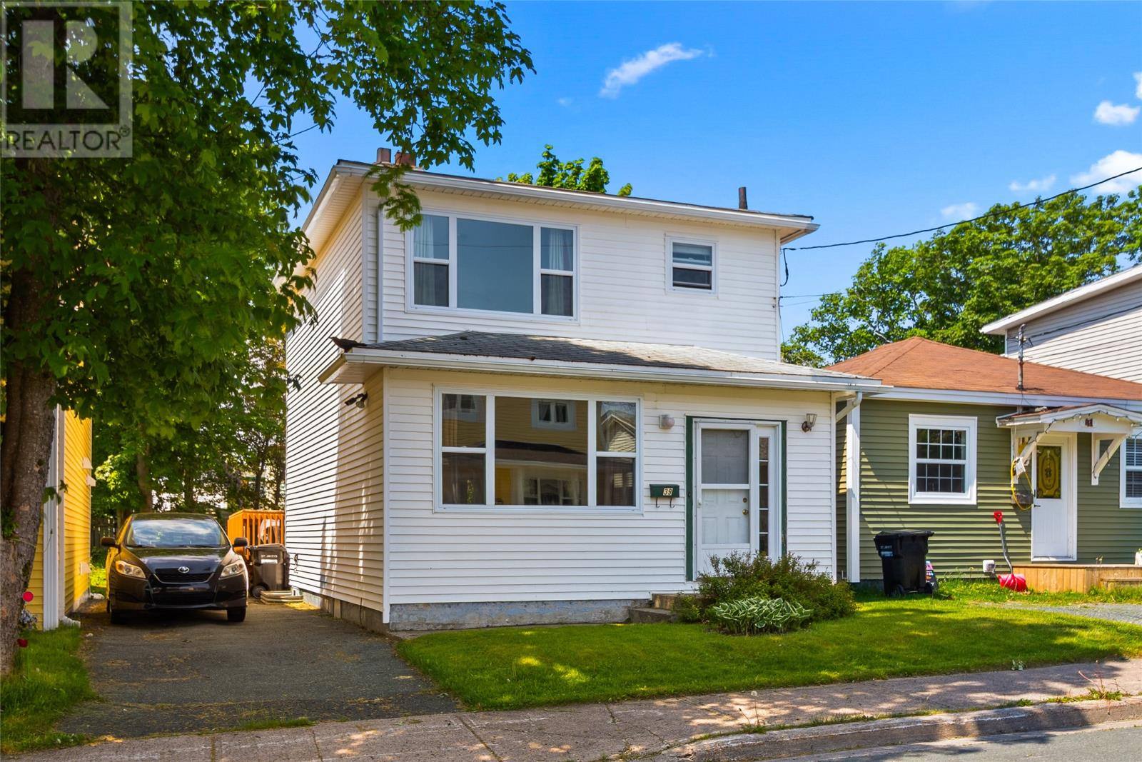 39 Morris Avenue, photo 1 of 28