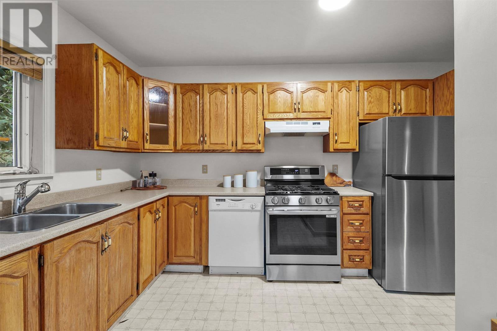39 Morris Avenue, photo 18 of 28