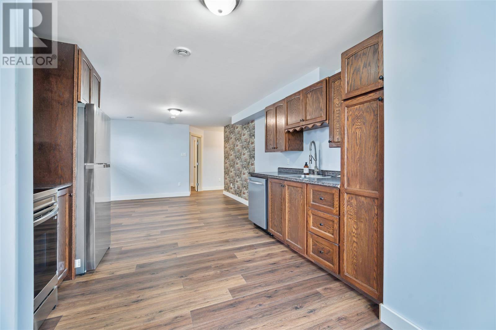 15 Hartland Avenue, photo 18 of 30