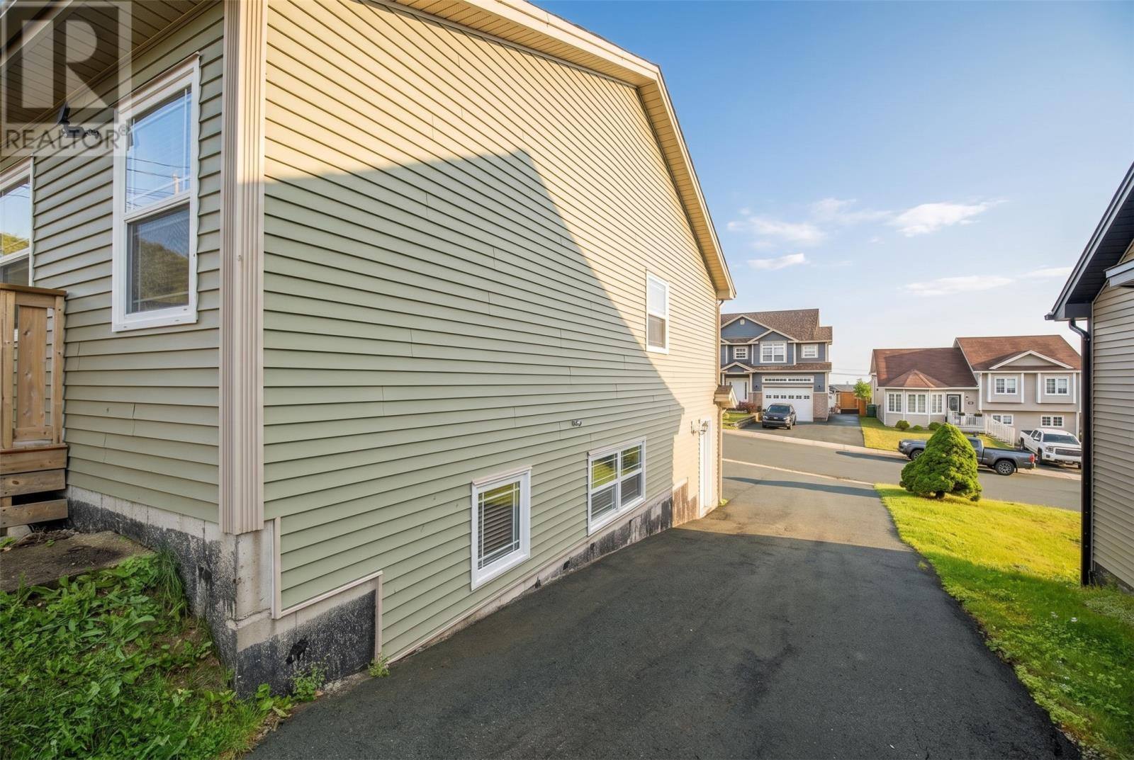 15 Hartland Avenue, photo 25 of 30