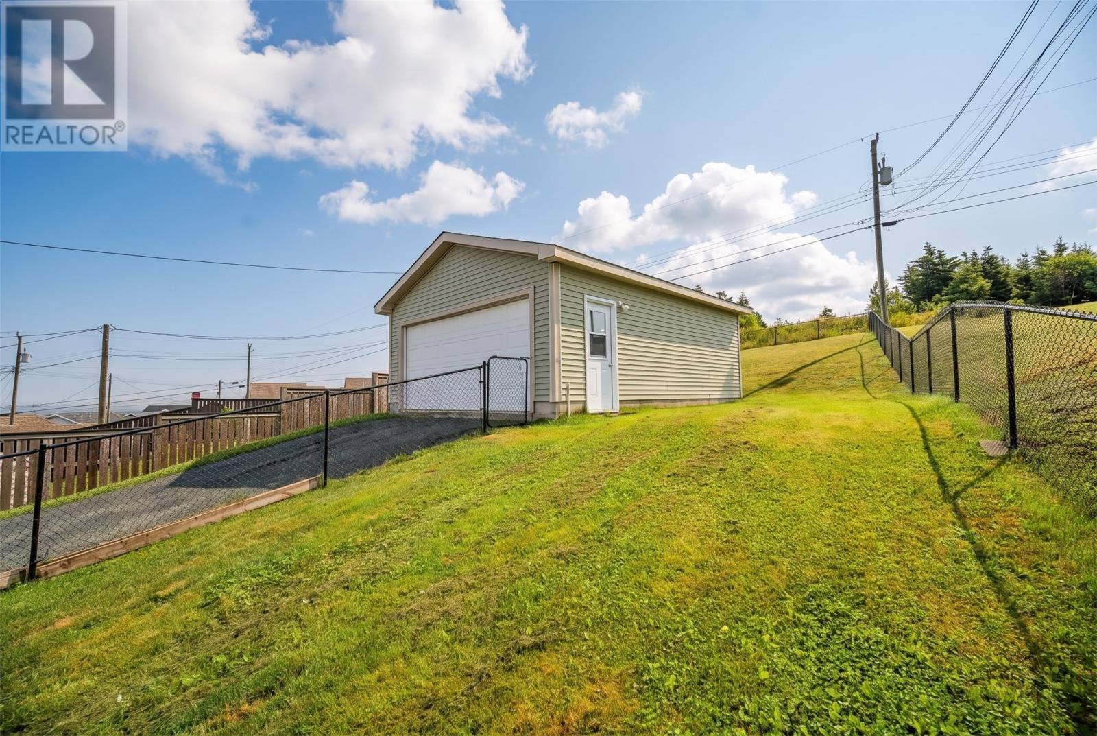 15 Hartland Avenue, photo 28 of 30
