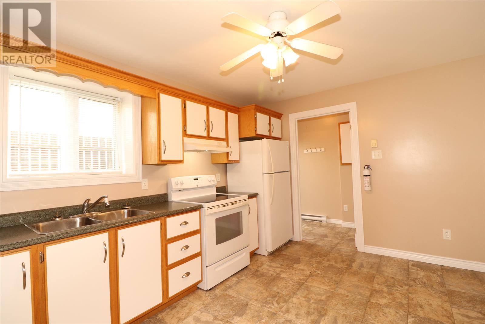 21 Palmerston Drive, photo 15 of 27