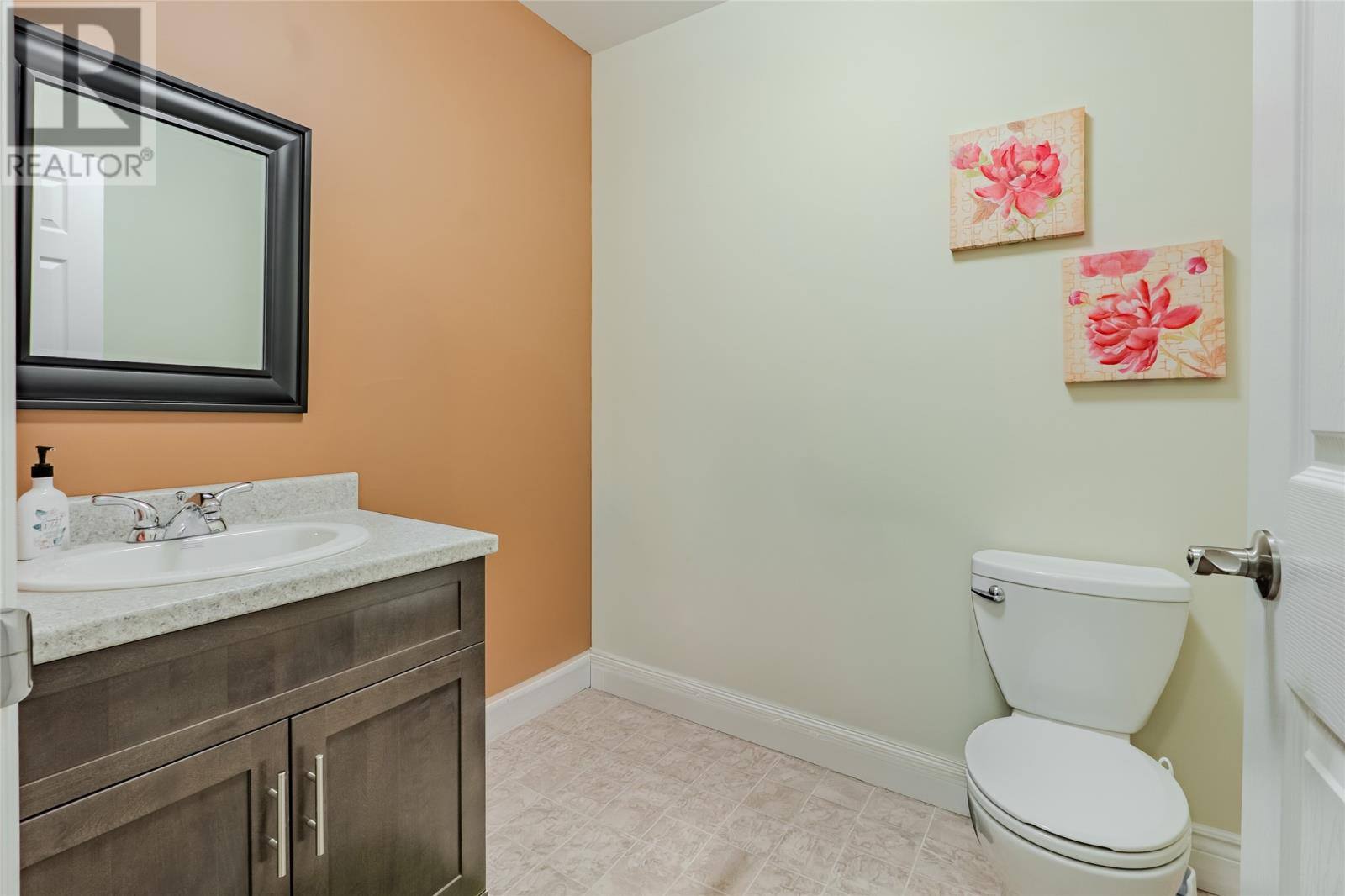 16 Foxglove Street, photo 21 of 26