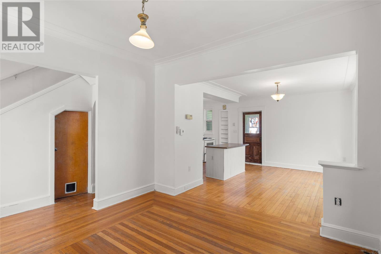 6 Franklyn Avenue, photo 6 of 21