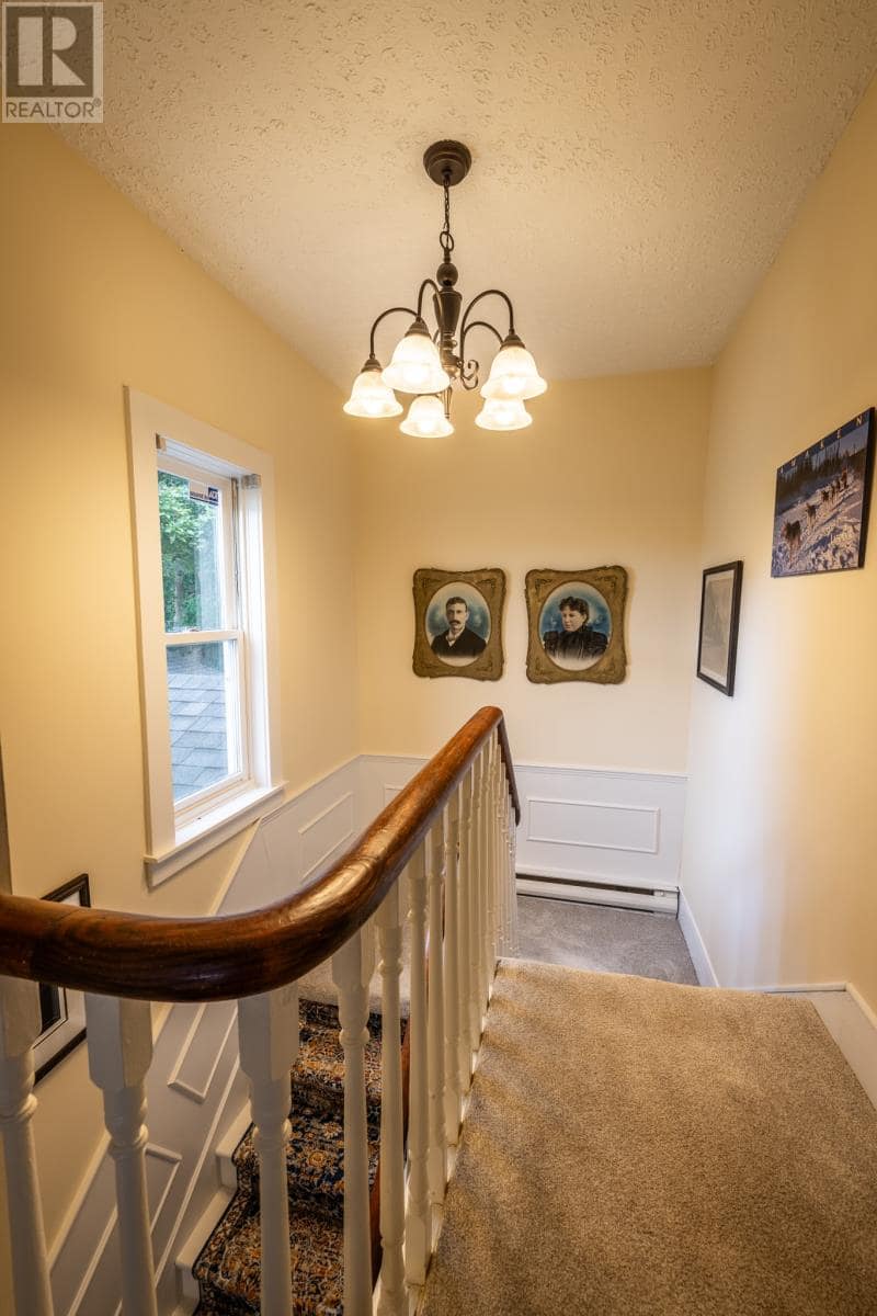 184 Forest Road, photo 13 of 27