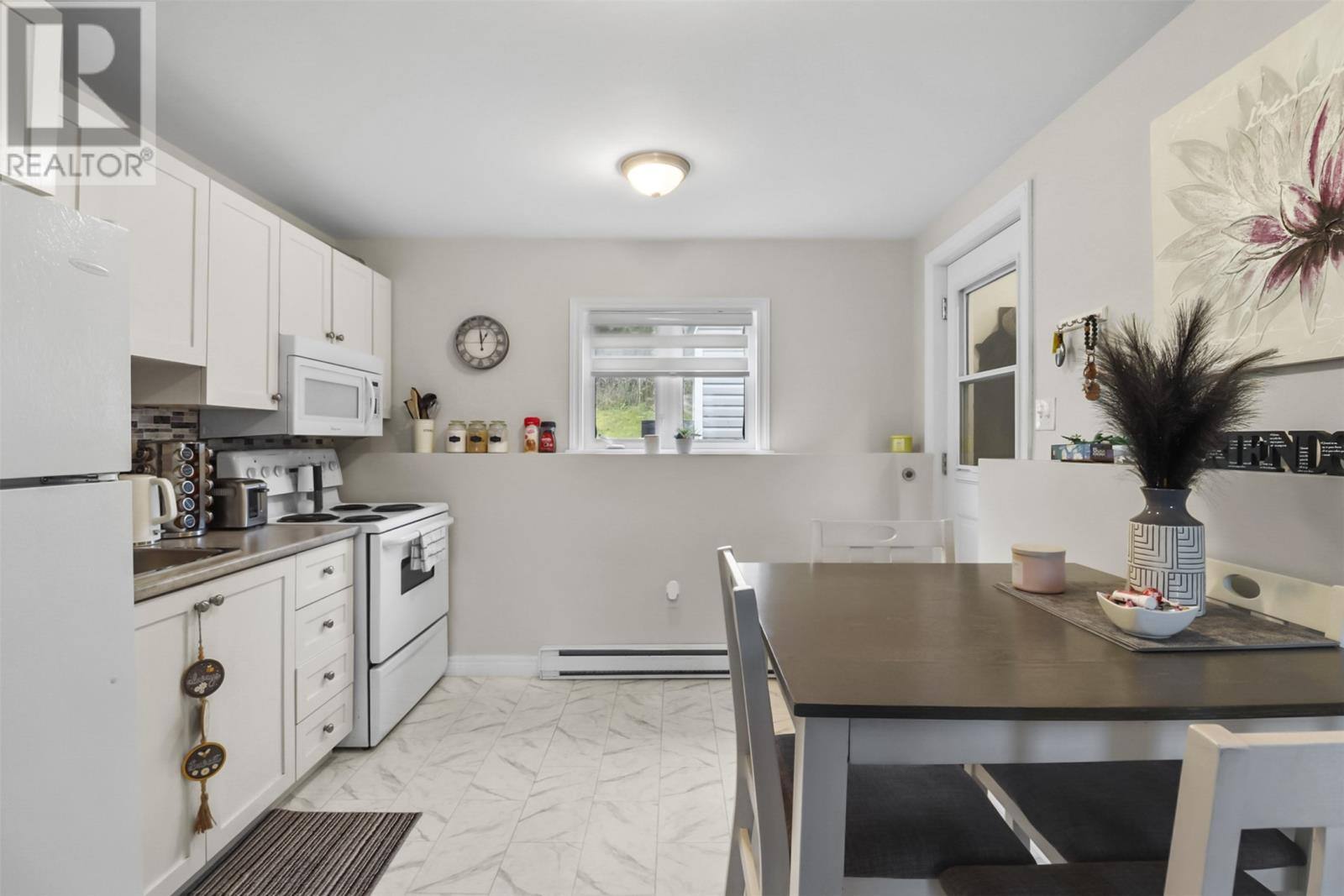 28 Cessna Street, photo 16 of 33