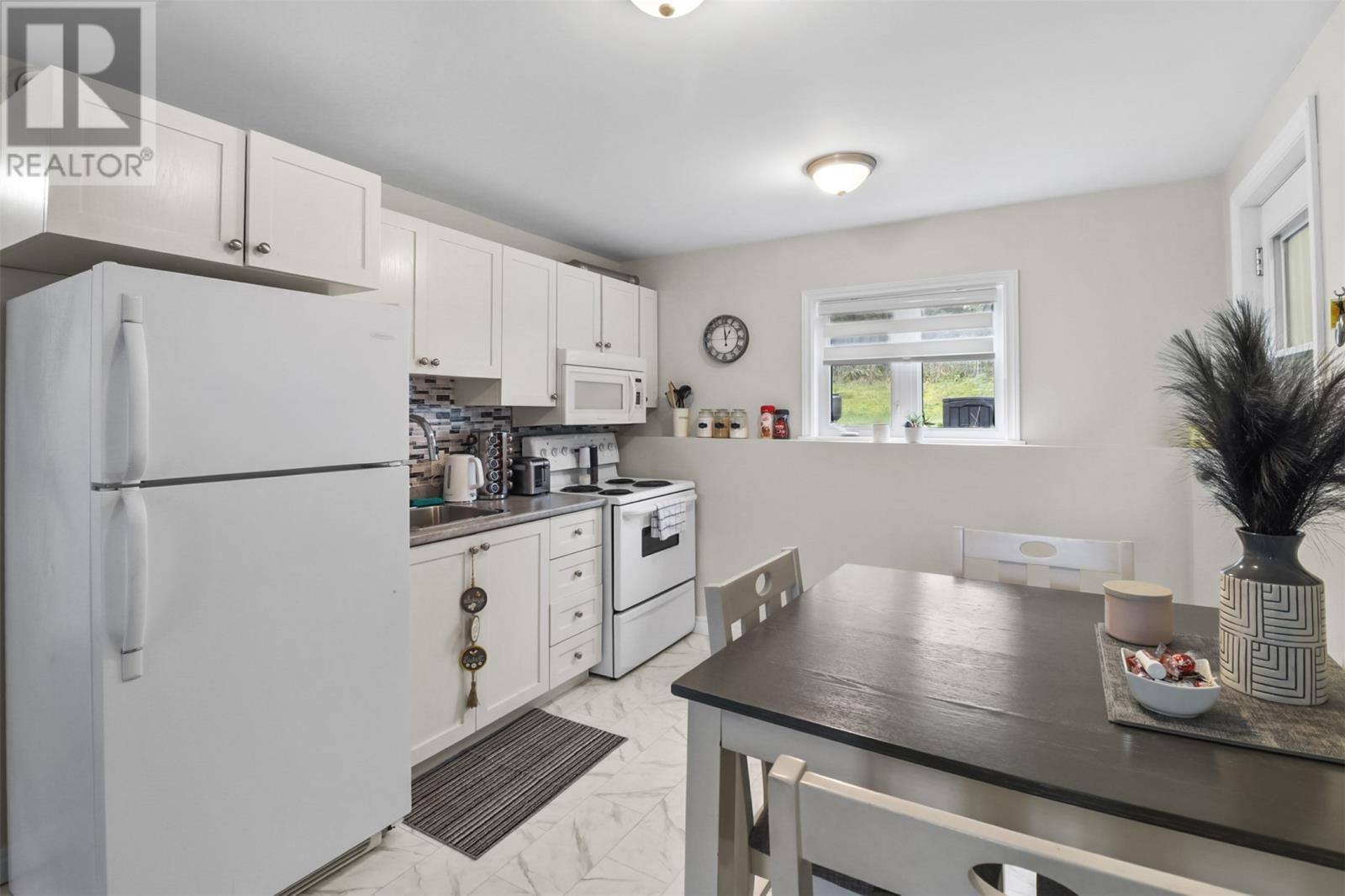 28 Cessna Street, photo 17 of 33