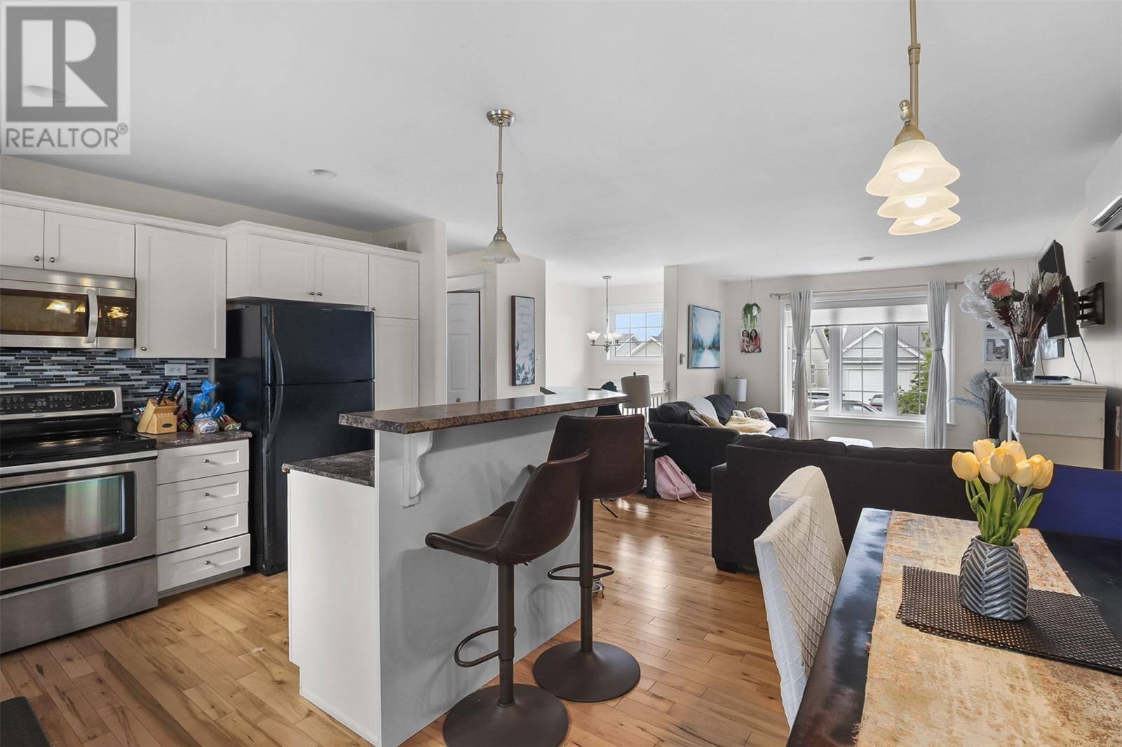 28 Cessna Street, photo 8 of 33