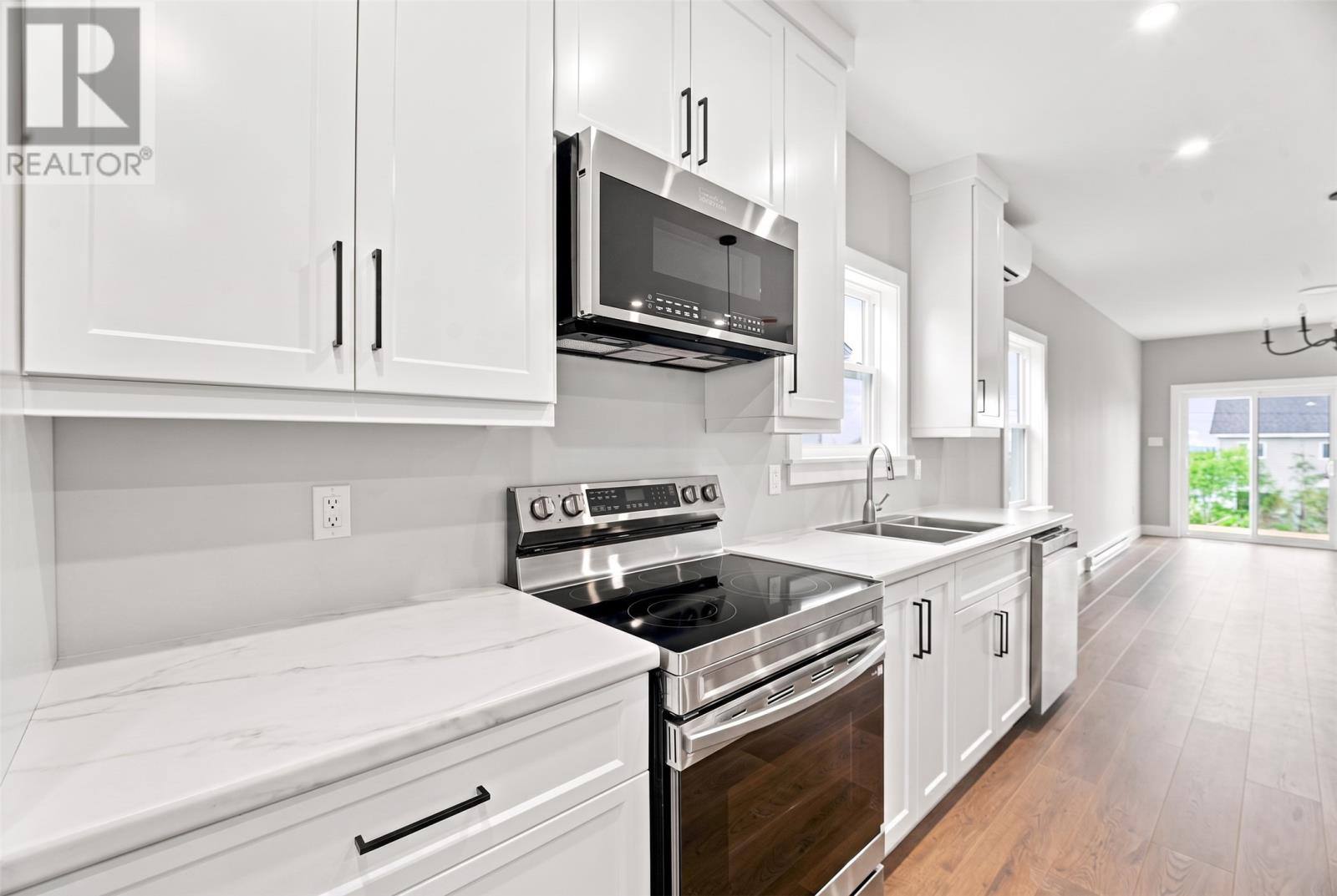 28 Tulip Ridge Boulevard, photo 7 of 16