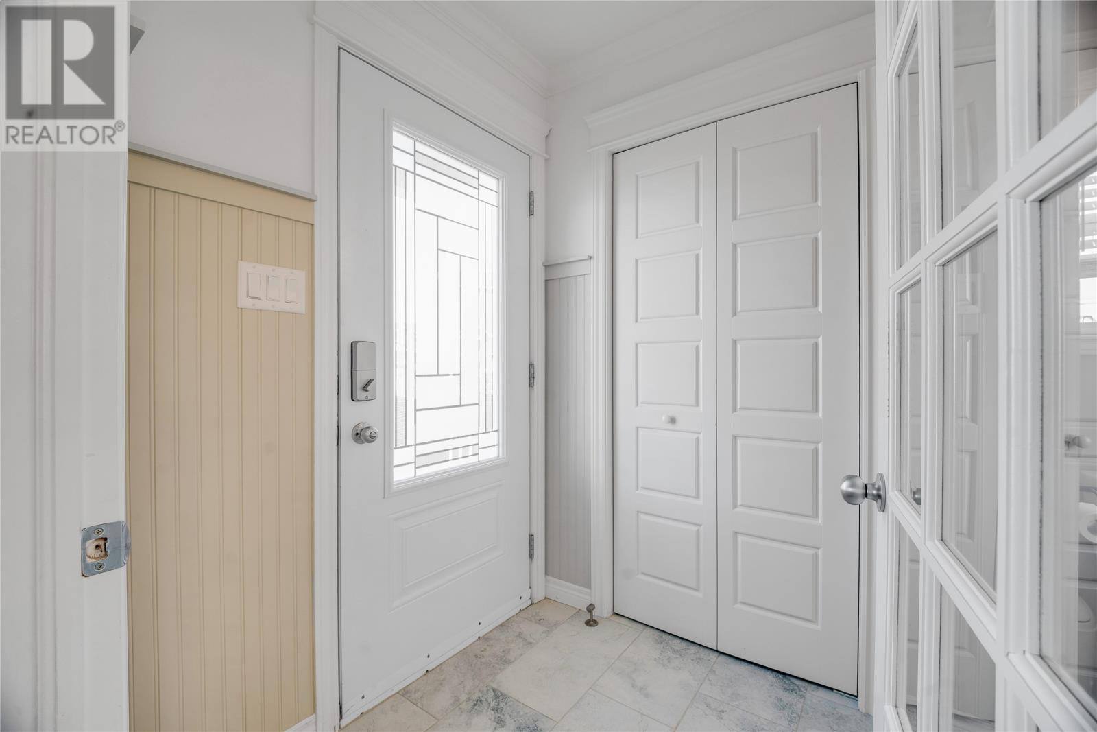6 Hubbard Place, photo 9 of 24
